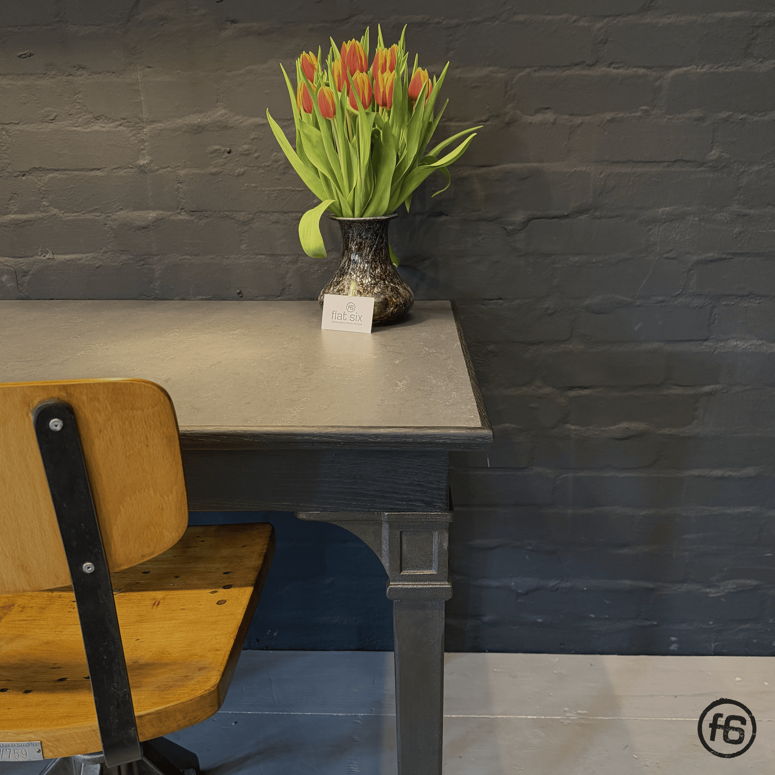 Telegrafen-Tisch Linoleum Grau, Schwarz gegerbt 3.png