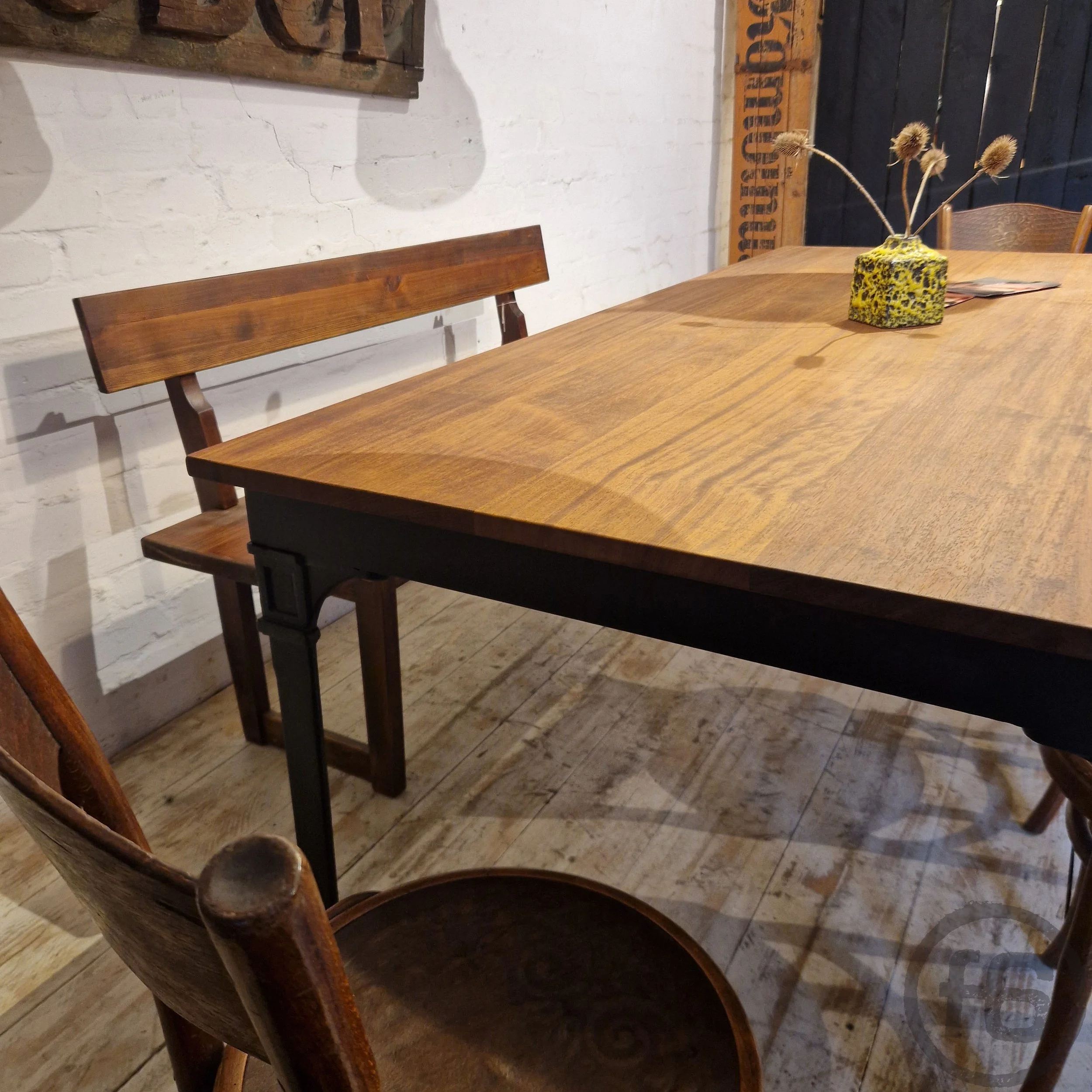 Tisch tafel gesindetisch werkbank esstisch schreibtisch unikat vintage industrialtable industriestil Gusseisen antik Antiquitäten Konferenztisch bank sitzbank