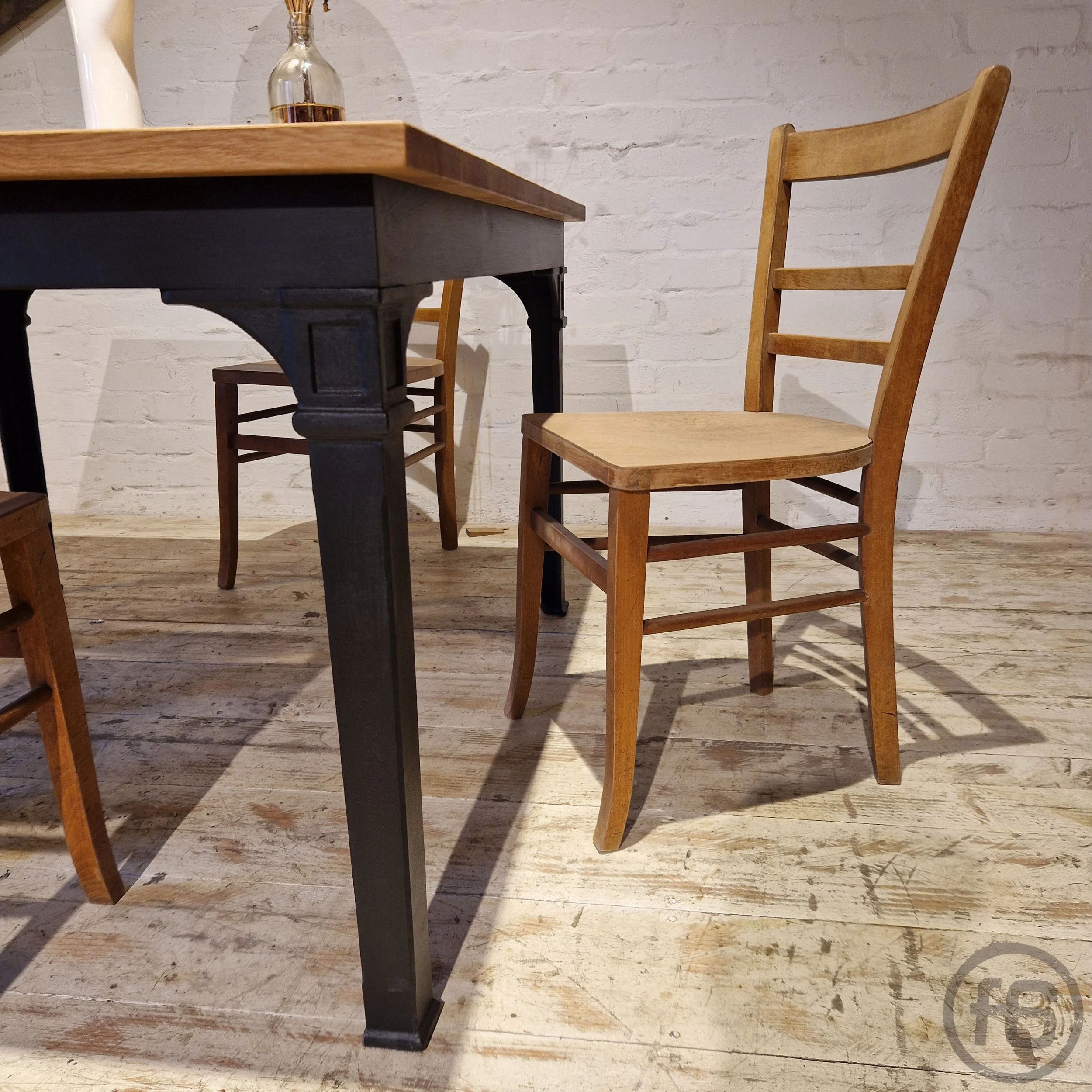 Tisch tafel gesindetisch werkbank esstisch schreibtisch unikat vintage industrialtable industriestil Gusseisen antik Antiquitäten Konferenztisch bank sitzbank