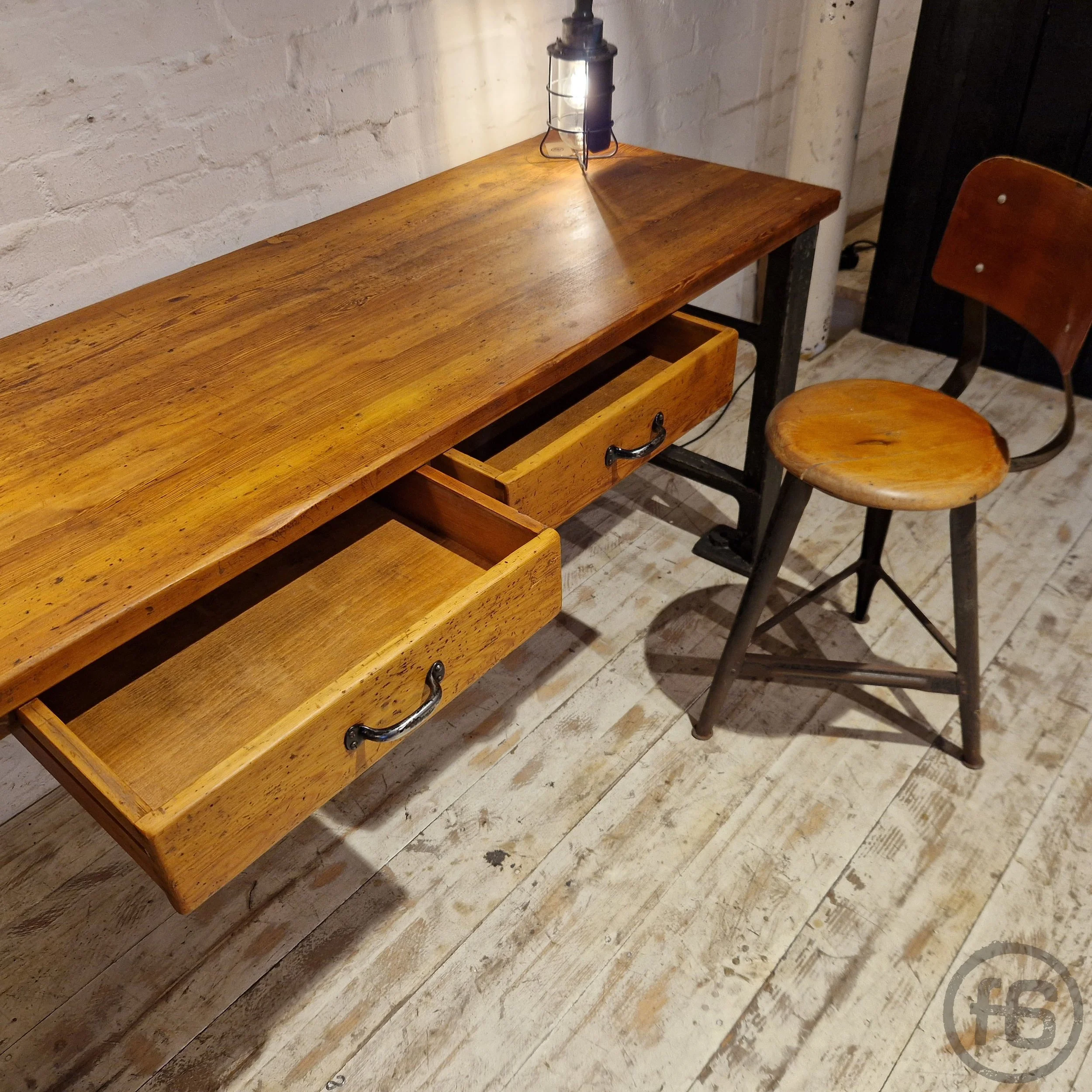 ART200 Industrial Werkbank-Schreibtisch 6.jpg