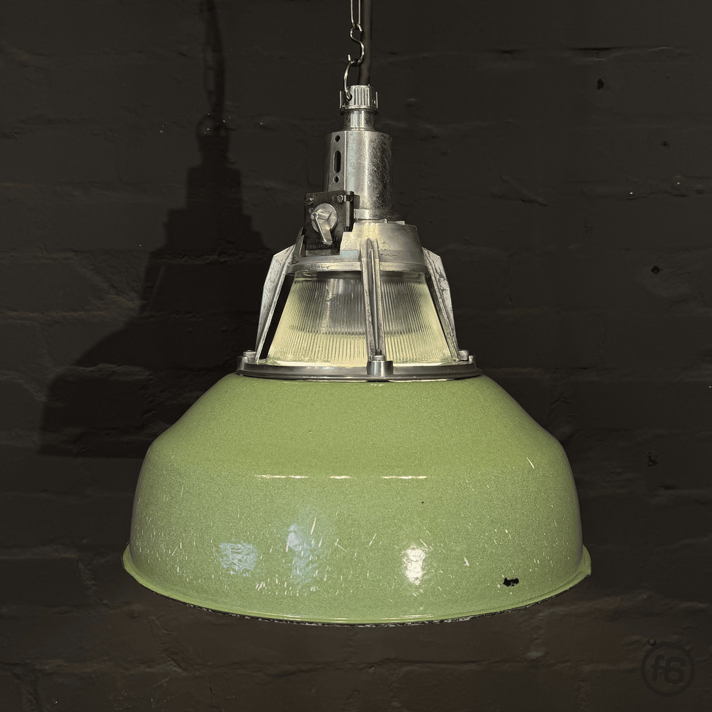 Industrie Pendelleuchte Fabriklampe Emaille Loft Vintage „Alma“ Grün / Poliert Flat Six Ahrensburg