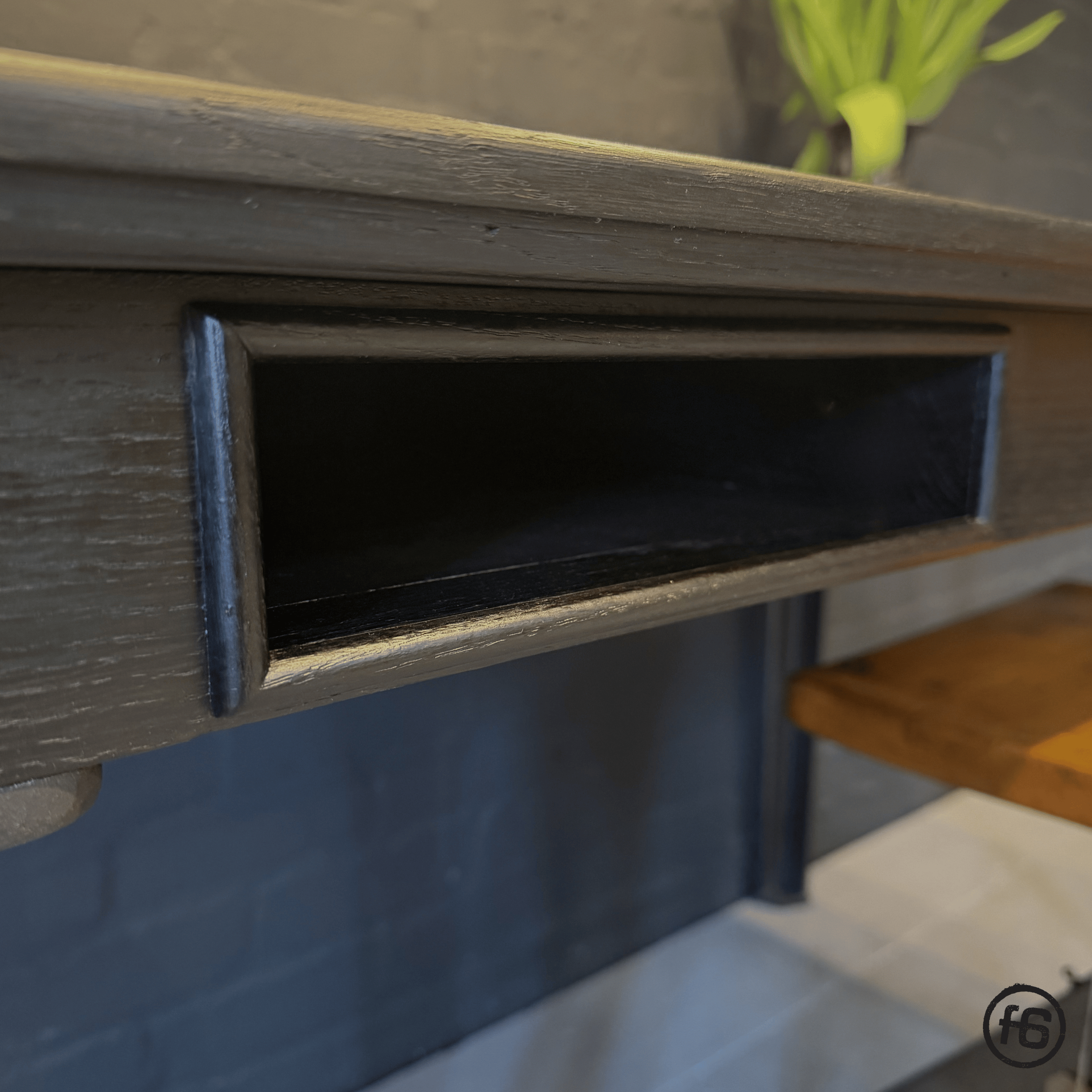 Telegrafen-Tisch Linoleum Grau, Schwarz gegerbt 4.png