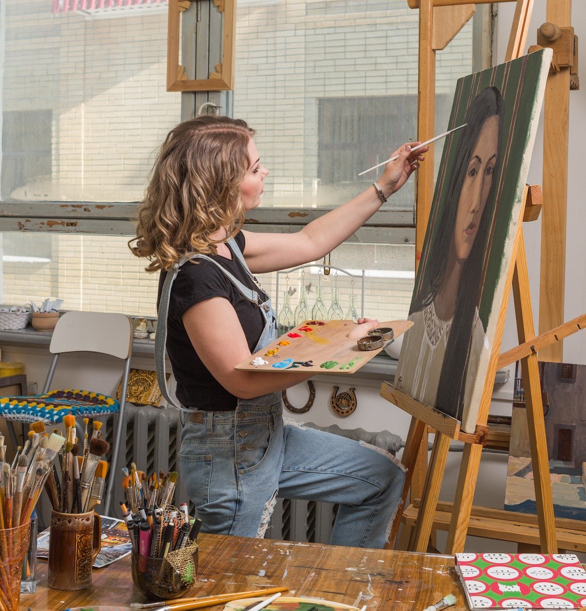 Sunday is always a great day for painting and we have a fantastic class for you to try. 
The Portraiture Masterclass this Sunday 12 May is an ideal opportunity to work on portraiture with Julia Hawkins RP and a professional model. 10am-4pm
Easels, bo
