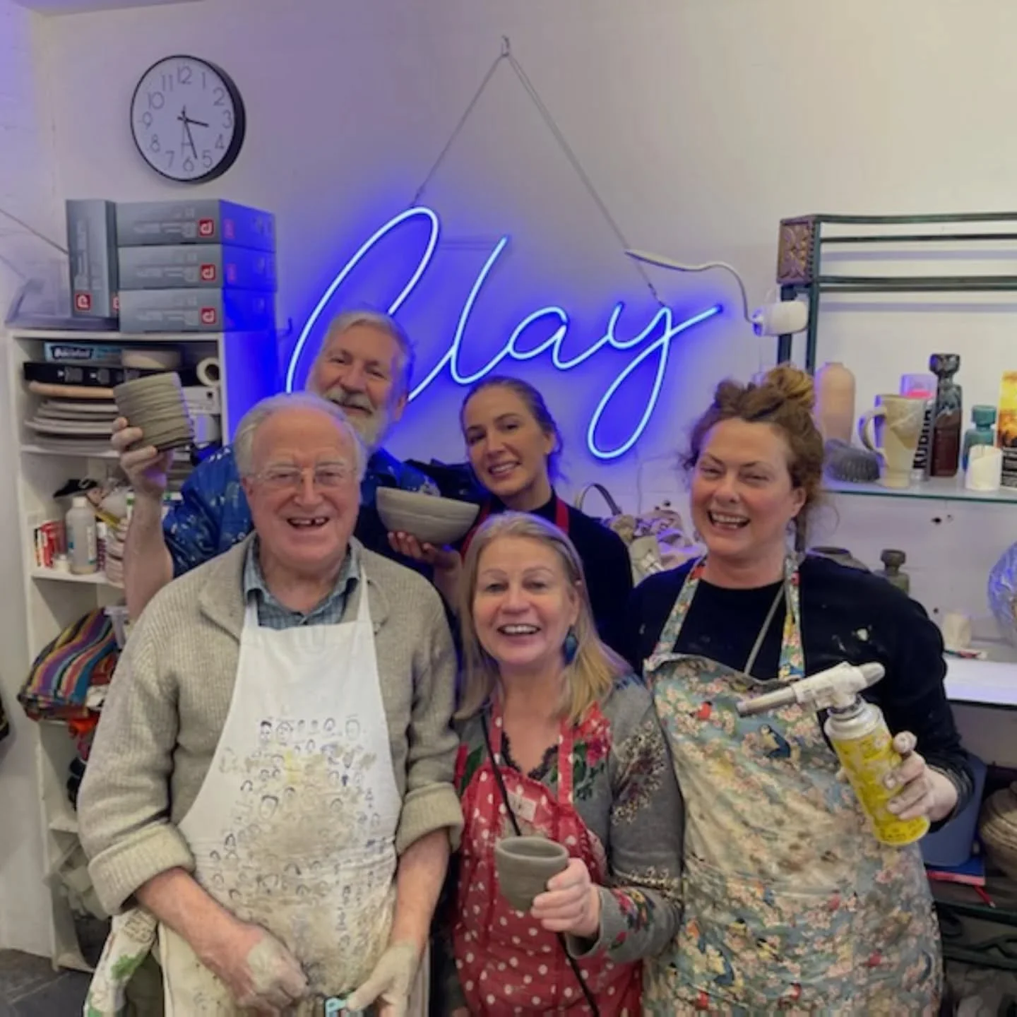 Roz Wallis' Pottery classes at Chiswick Art School - Summer term programme now available: Weekly courses, short courses, tasters, classes for adults and for children: adventures in clay for all levels of experience. Link in bio - book your place now!