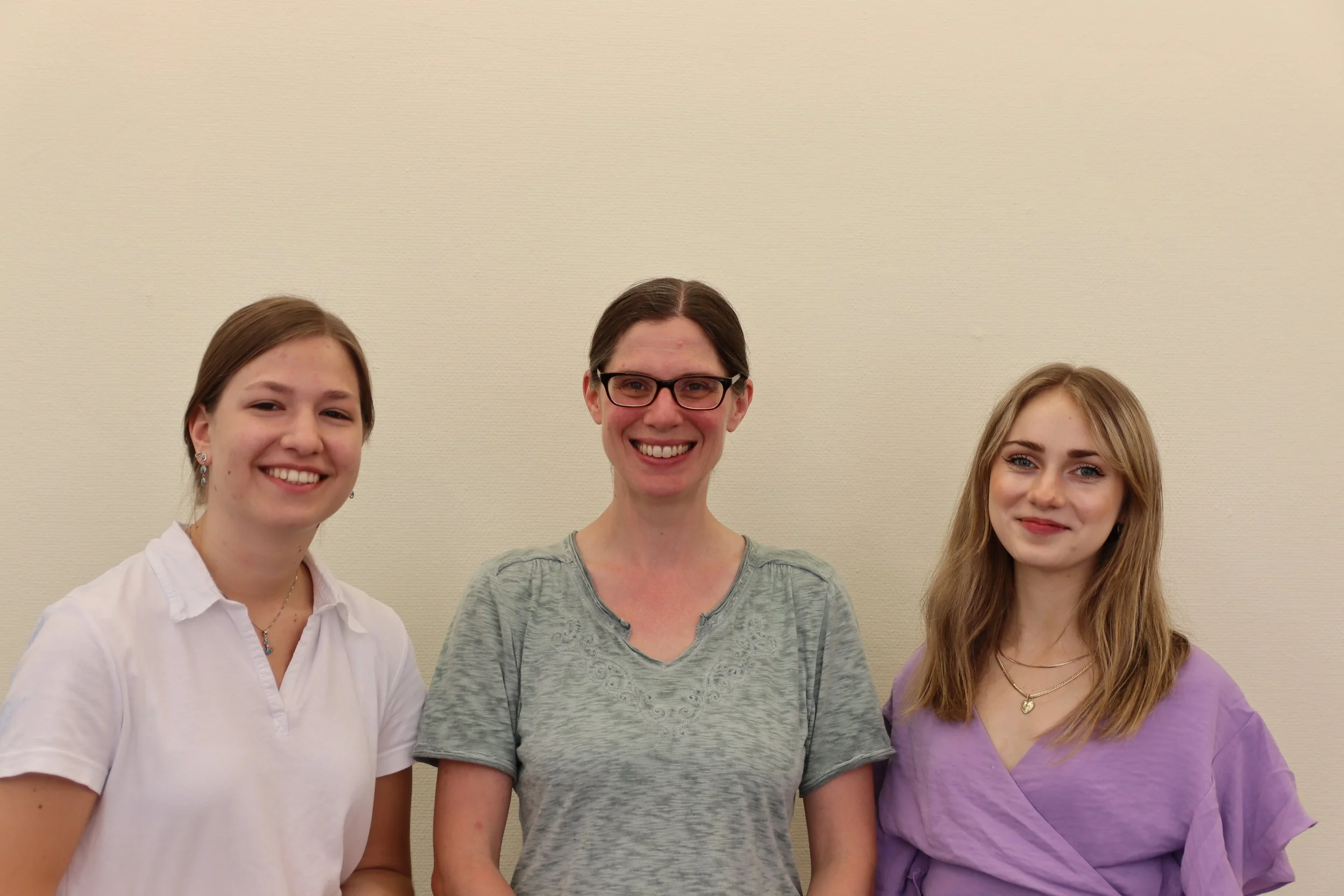 Drei Schülerinnen haben erfolgreich einen  Studienplatz an einer Musikhochschule bekommen.