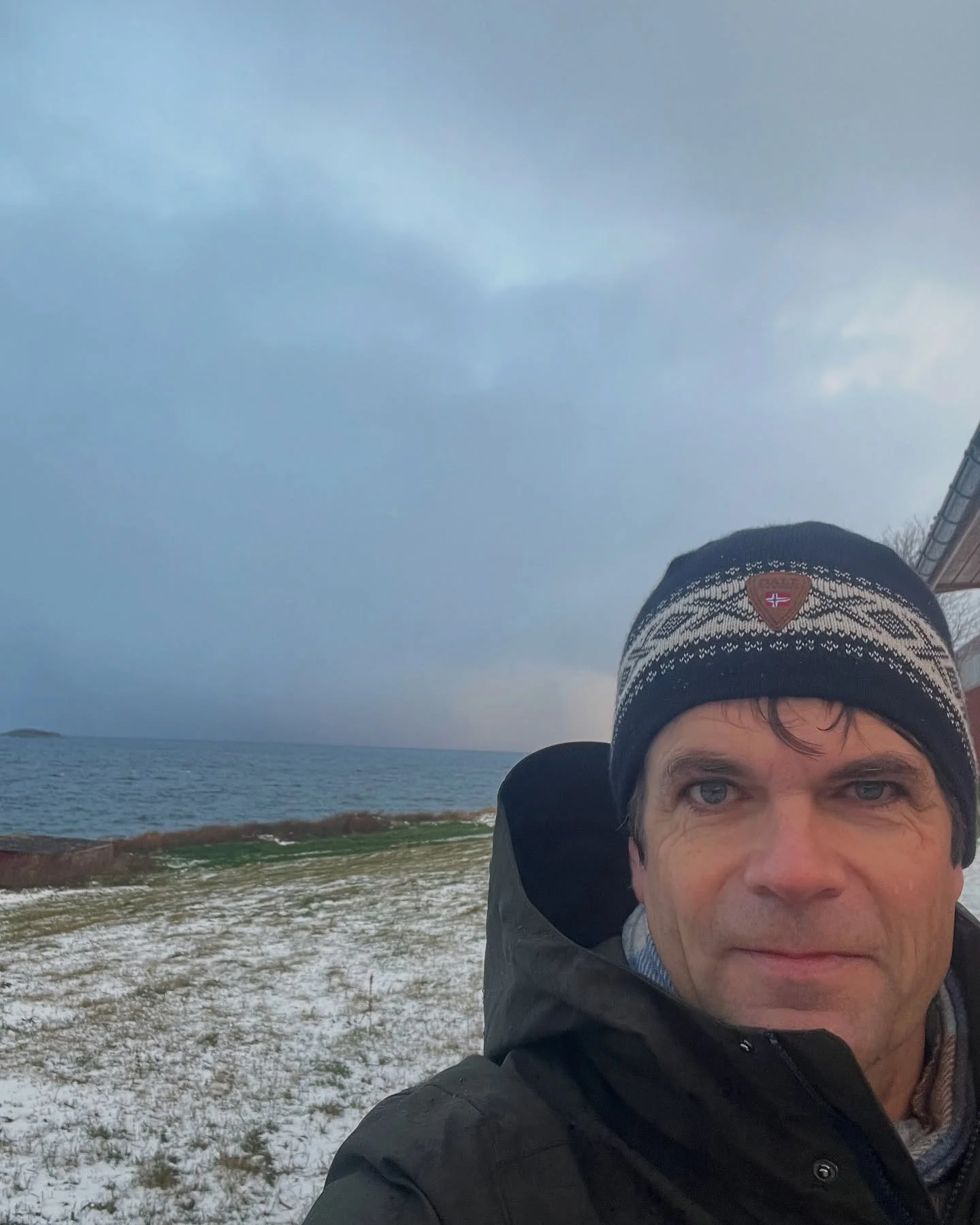 Takk til alle som har lyttet og kommentert den nye adventssangen. Her er teksten: 
Den tida nu p&aring; &aring;ret

Det e den tida nu p&aring; &aring;ret
&aelig; g&aring;r og engta litt kver dag
mot &aring; f&aring; samla heile flokken
og b&aelig;re 