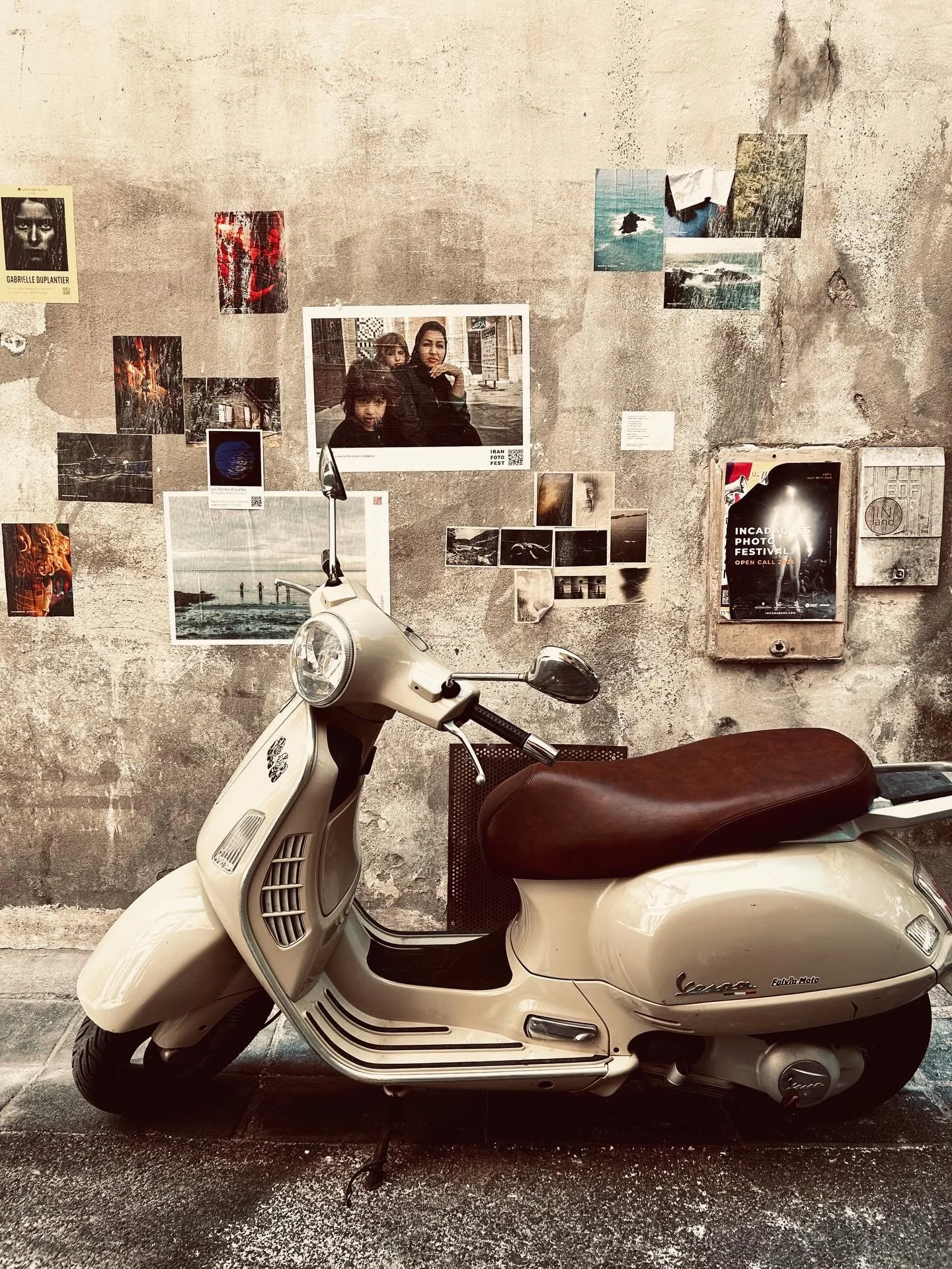 Nouveau, tirage nouvelle s&eacute;rie, photographie sign&eacute;e par Claire Seppecher, nous sommes ouverts aujourd&rsquo;hui dimanche tout l&rsquo;apr&egrave;s-midi et demain lundi de P&acirc;ques, idem ou vous attendons avec plaisir sur les hauteur