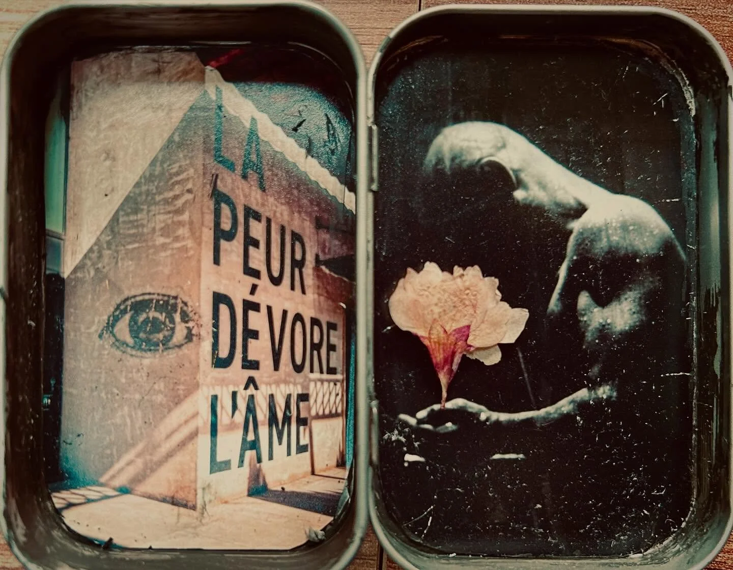 Art boxes &hellip;. 
#lapeurdevorelame #claireseppecherphotographie #lestempsdonn&eacute;s #galeriedart #belleville