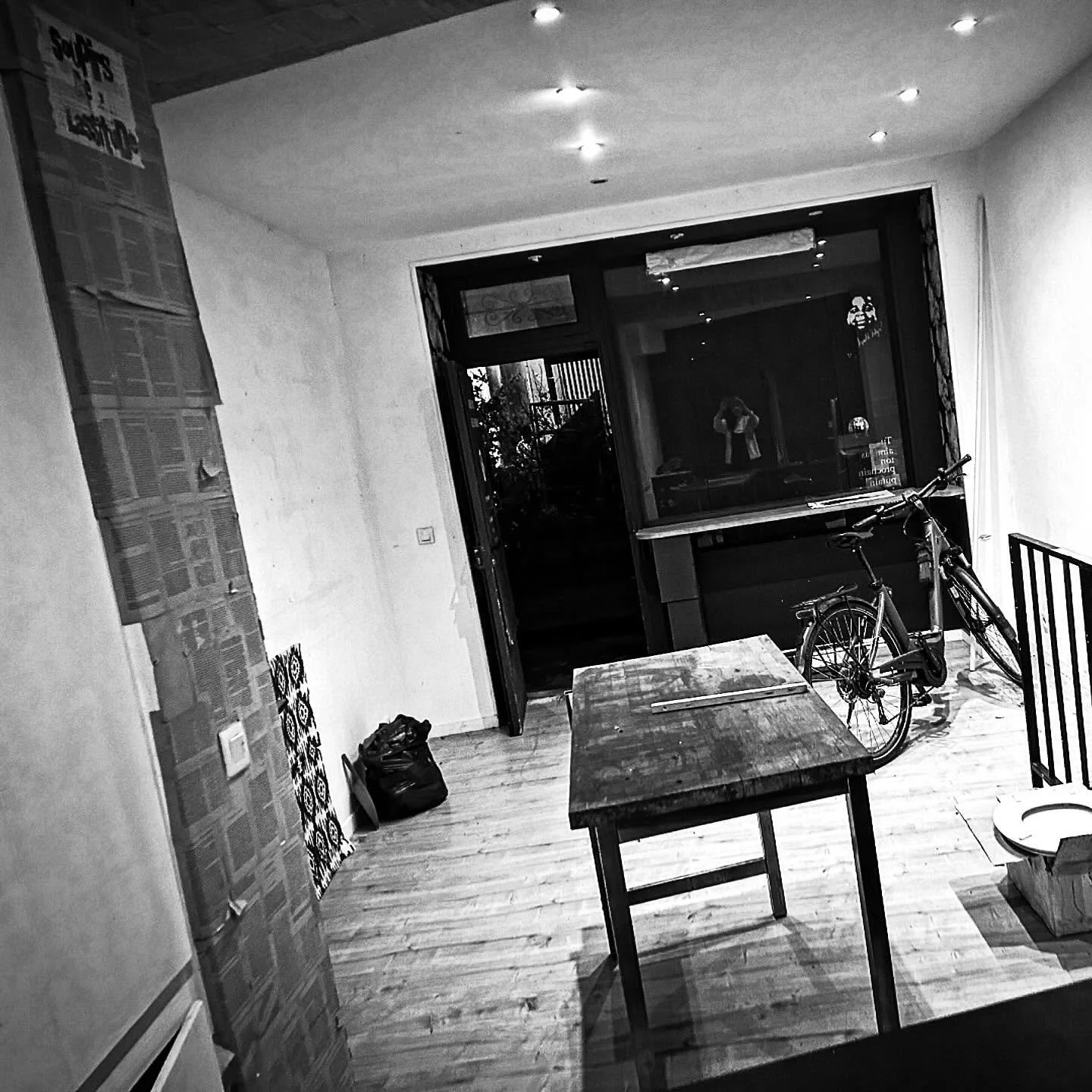 C&rsquo;est fini &hellip; pour le 16 rue des Envierges !

On se retrouve au 36 rue des Envierges, c&rsquo;est &agrave; 50 m&egrave;tres plus bas sur m&ecirc;me trottoir ! 
&Agrave; tr&egrave;s vite !!! 
Claire