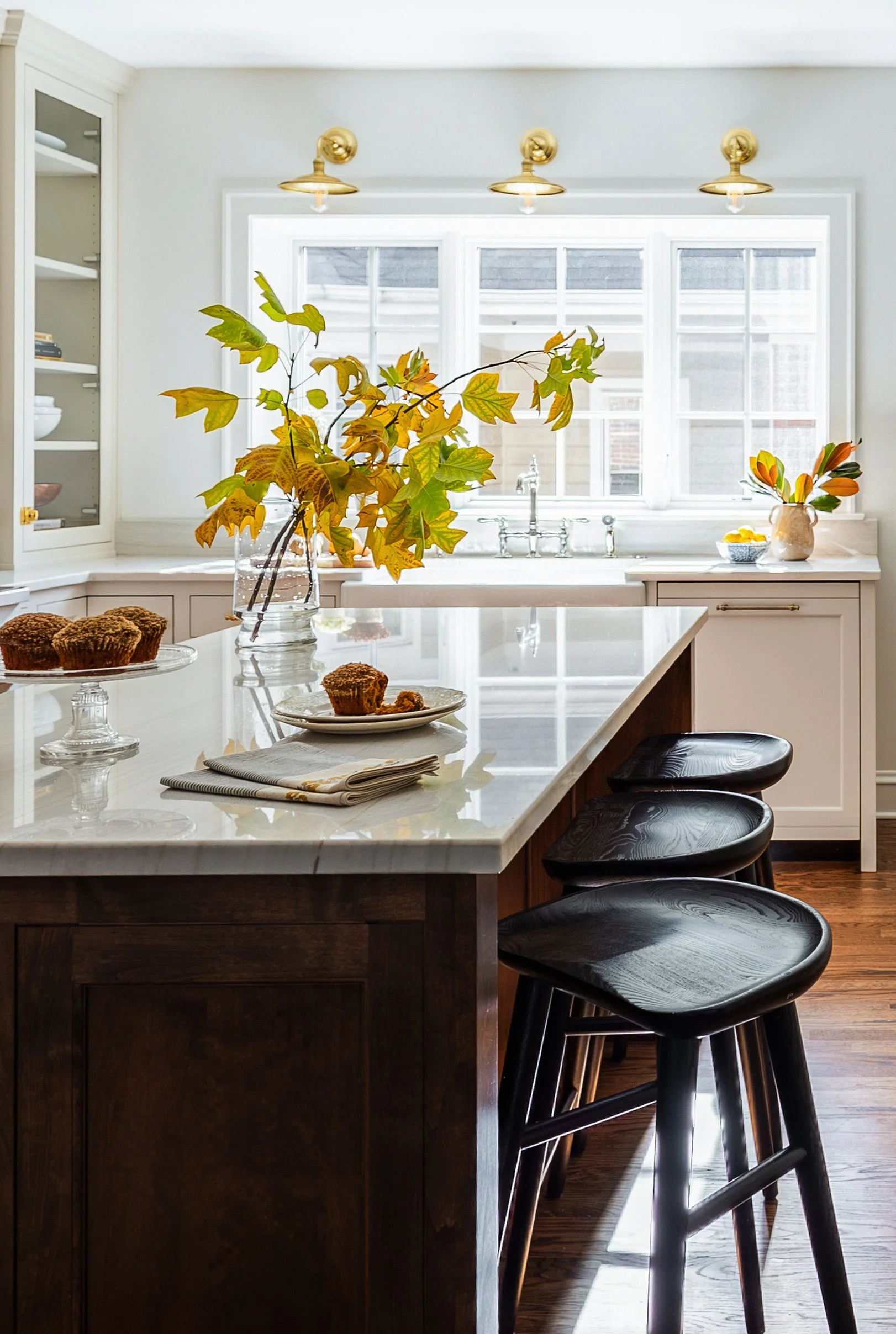 Interiorblooms-oak-juliannegreenphotography-26cabinetcolor.jpg