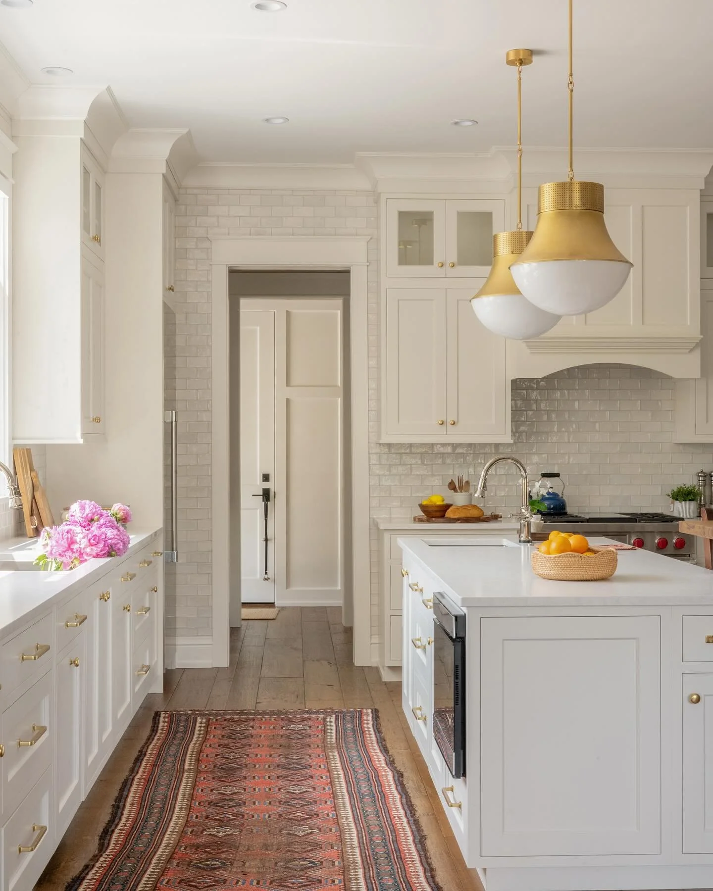New website is live! ✨Take a look around - new projects, same love for color, pattern and mixing old with new.  Link in bio 🔗

Design: @interiorbloomsdesign 
Website: @kikicocreative 
📷: @laraparentphotography 
Build: @bouwkampbuilders 

design stu