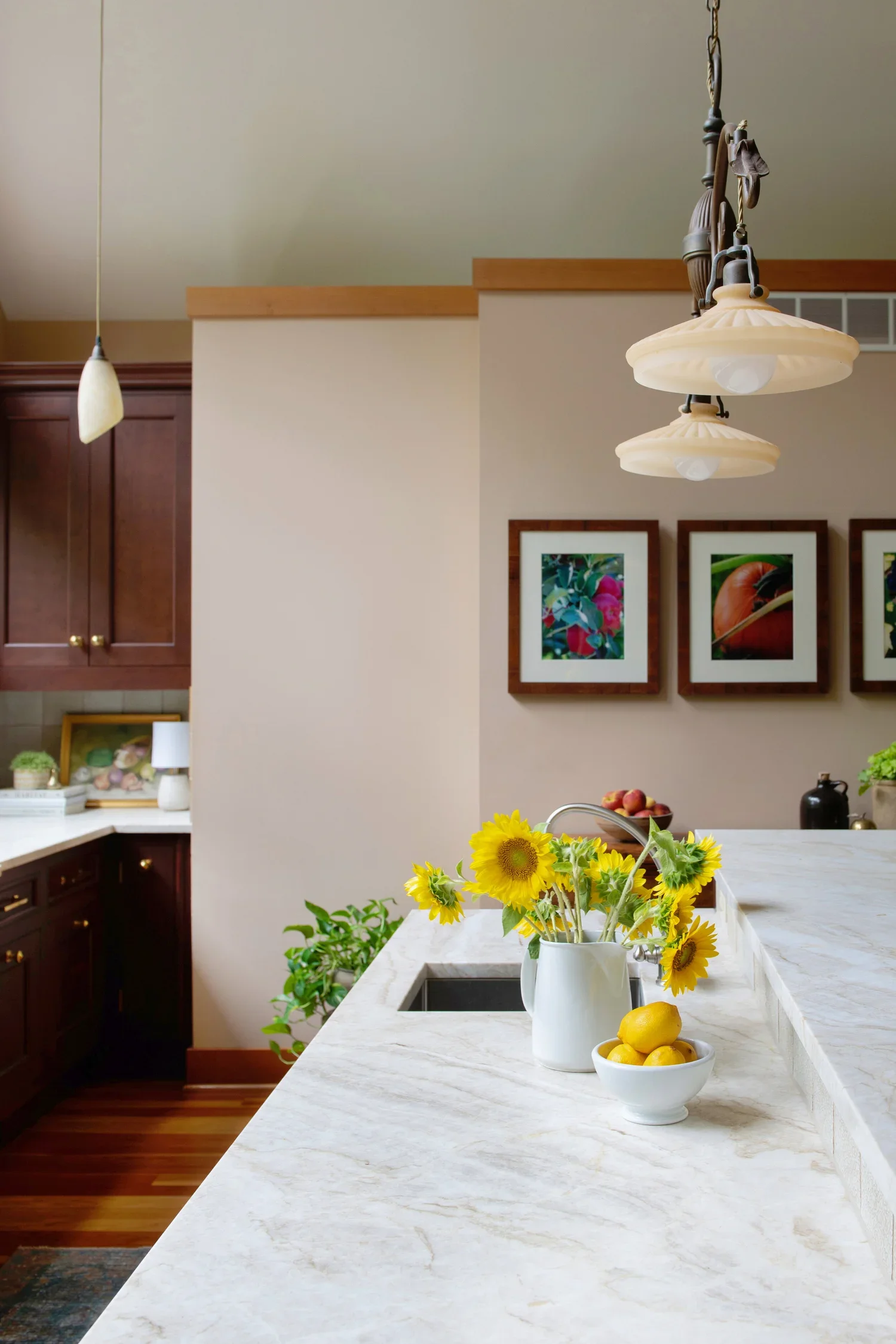 00002INTERIOR+BLOOMS_2020.webp
