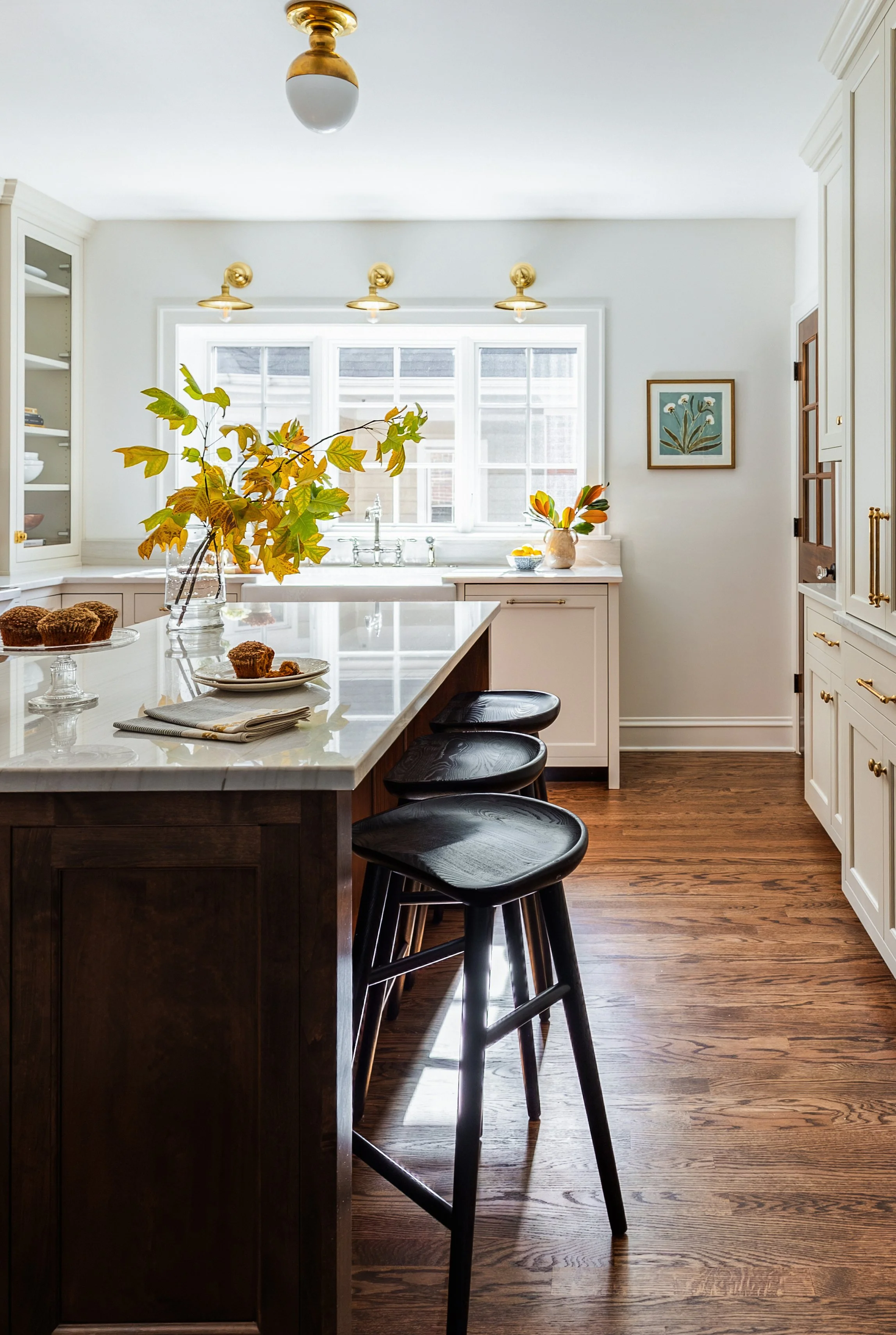 Interiorblooms-oak-juliannegreenphotography-19cropcabinetcolor.jpg