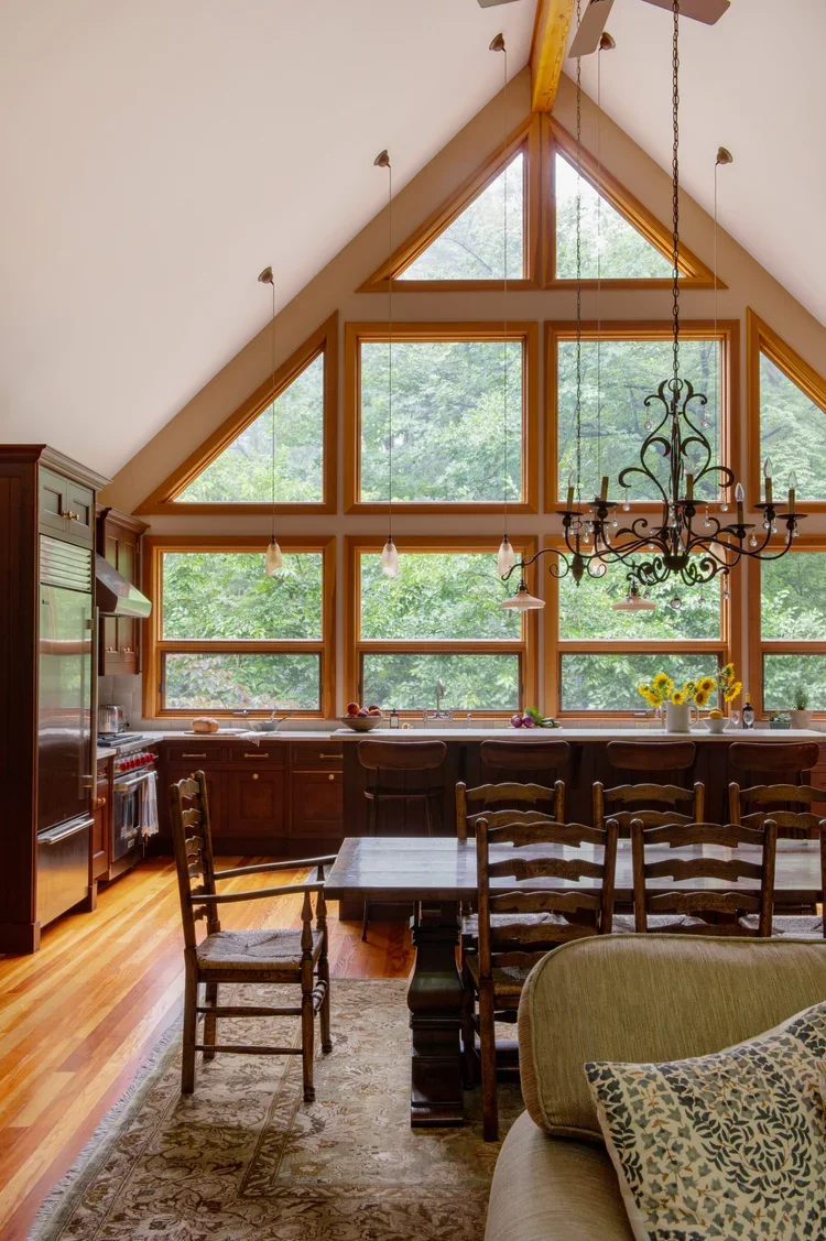 00042INTERIOR+BLOOMS_2020.webp