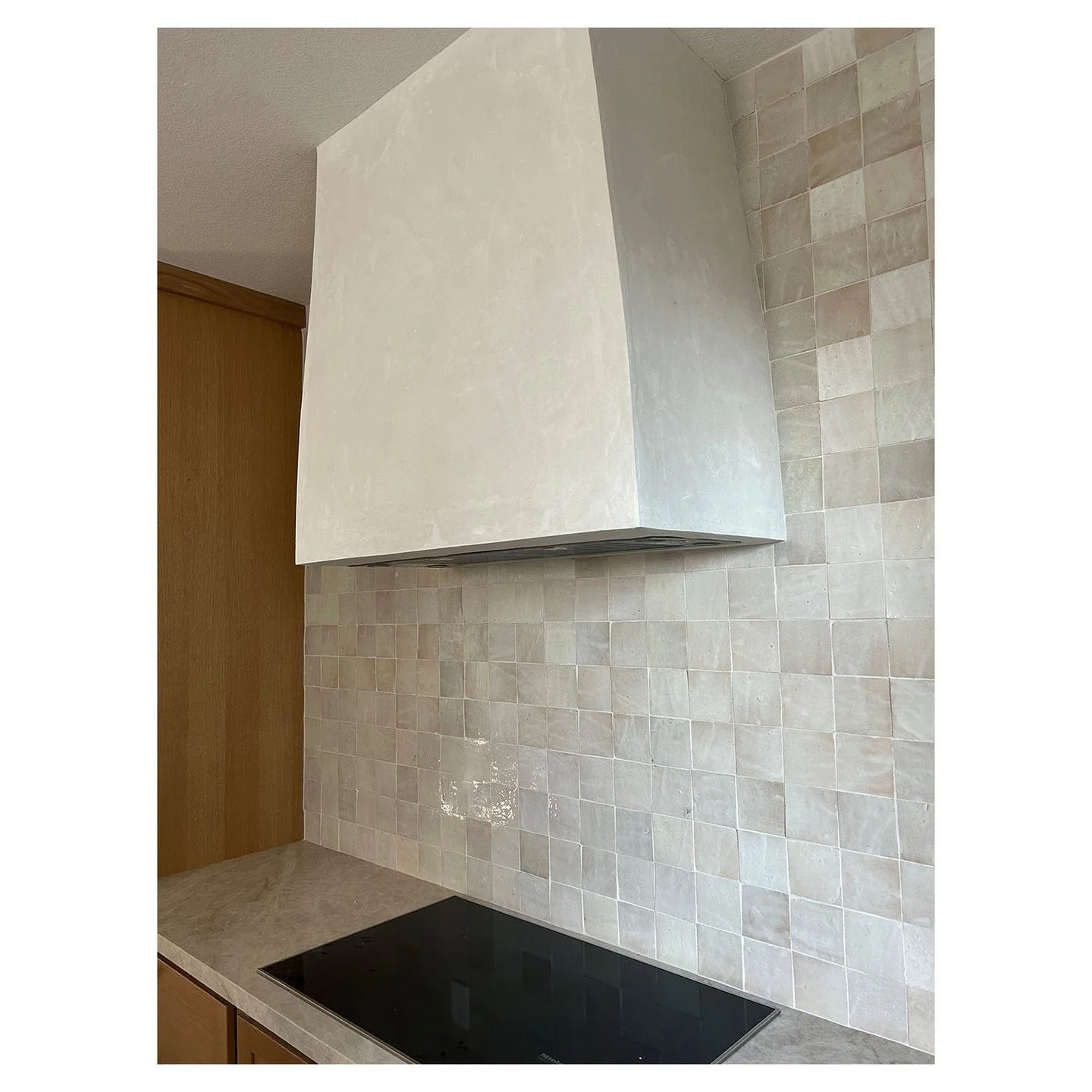I have absolutely loved working with our #softmodernalameda client.This is a new build home for a young family in Alameda, but they just weren't satisfied with the builder grade finishes, so we're bringing the interior up to the standard of their inv