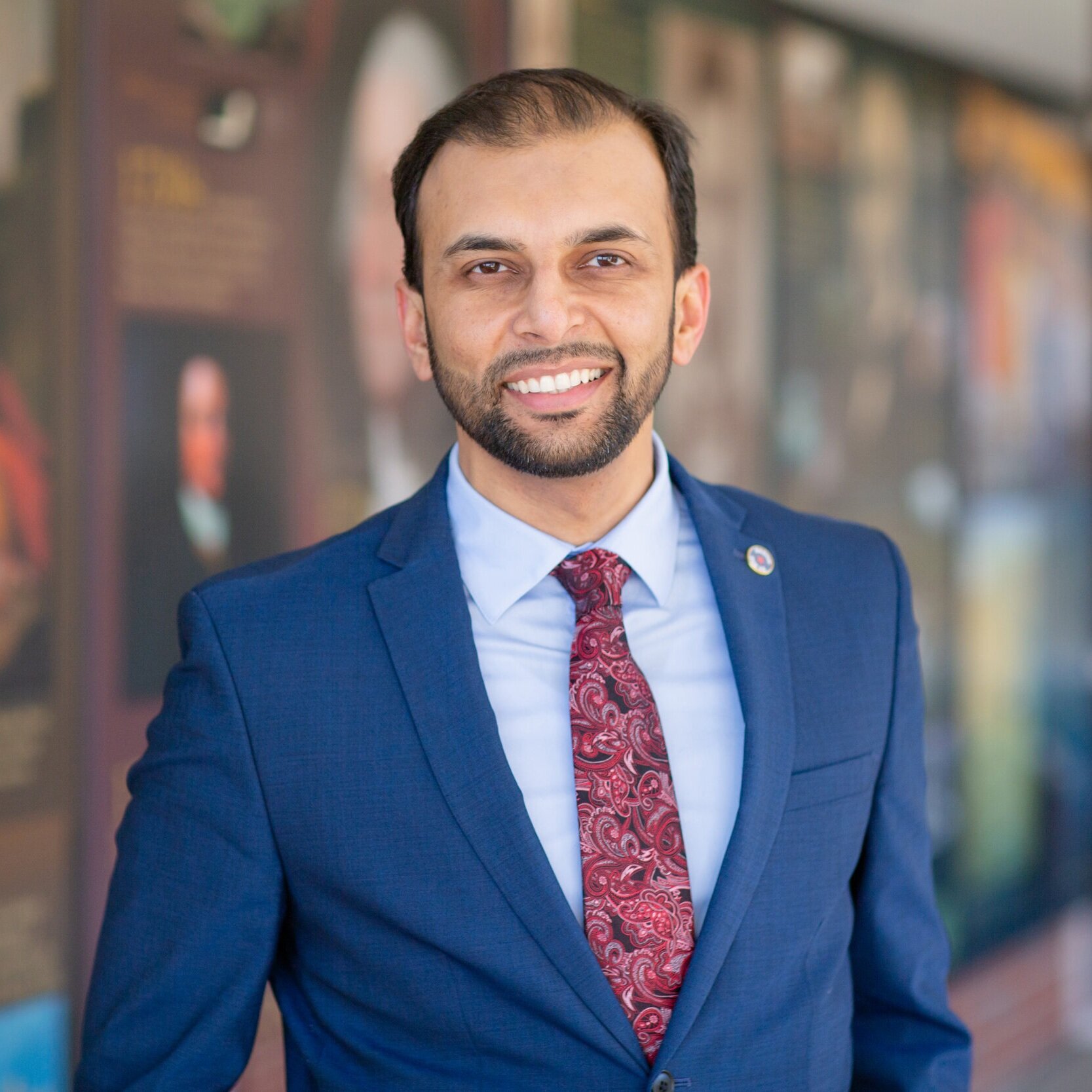 Qasim-Headshot1.jpg