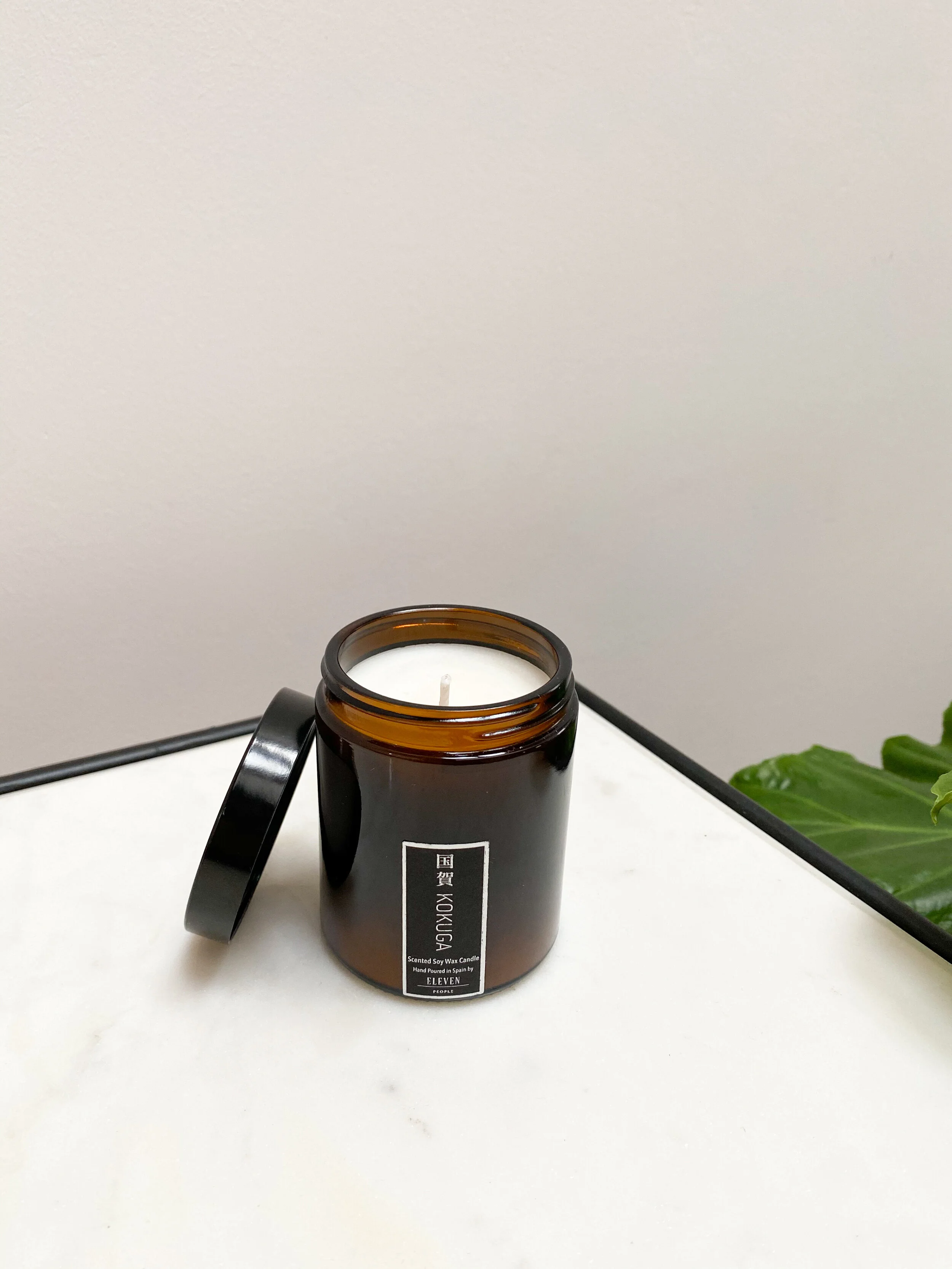 Scented vegan candle with elegant smell