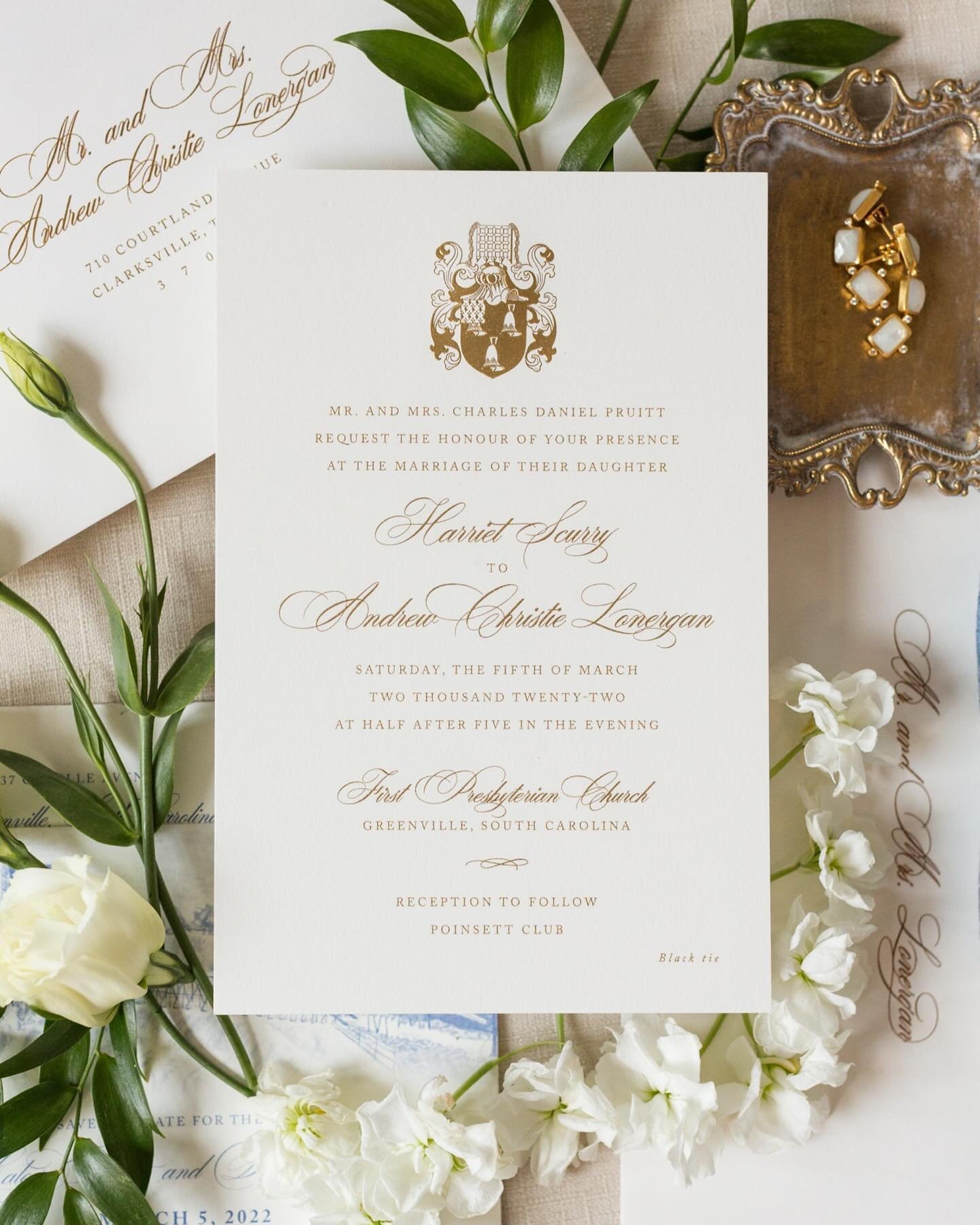 One of our favorite ways to incorporate gold into a wedding invitation? Engraving! 

Engraved invitations are timeless and classic, and rightly so. The process has been around since the 1600&rsquo;s!

#engravedinvitations #weddinginvitations #wedding