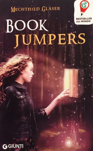 BOOK JUMPERS / Mechthild Gläser