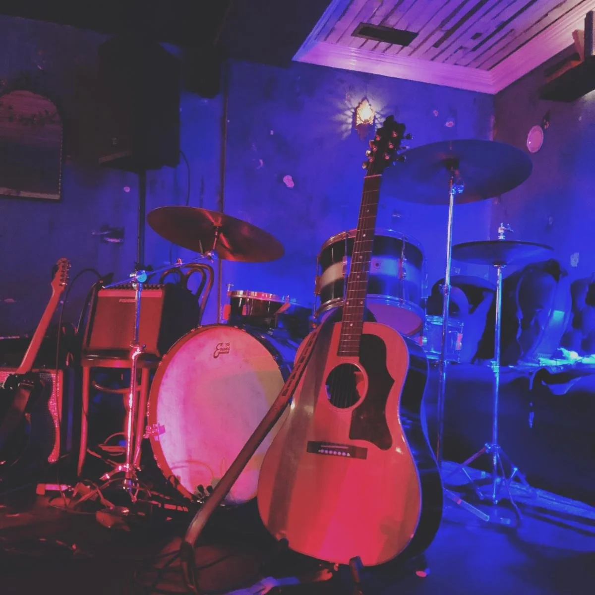 LIVE MUSIC AT HARPER'S