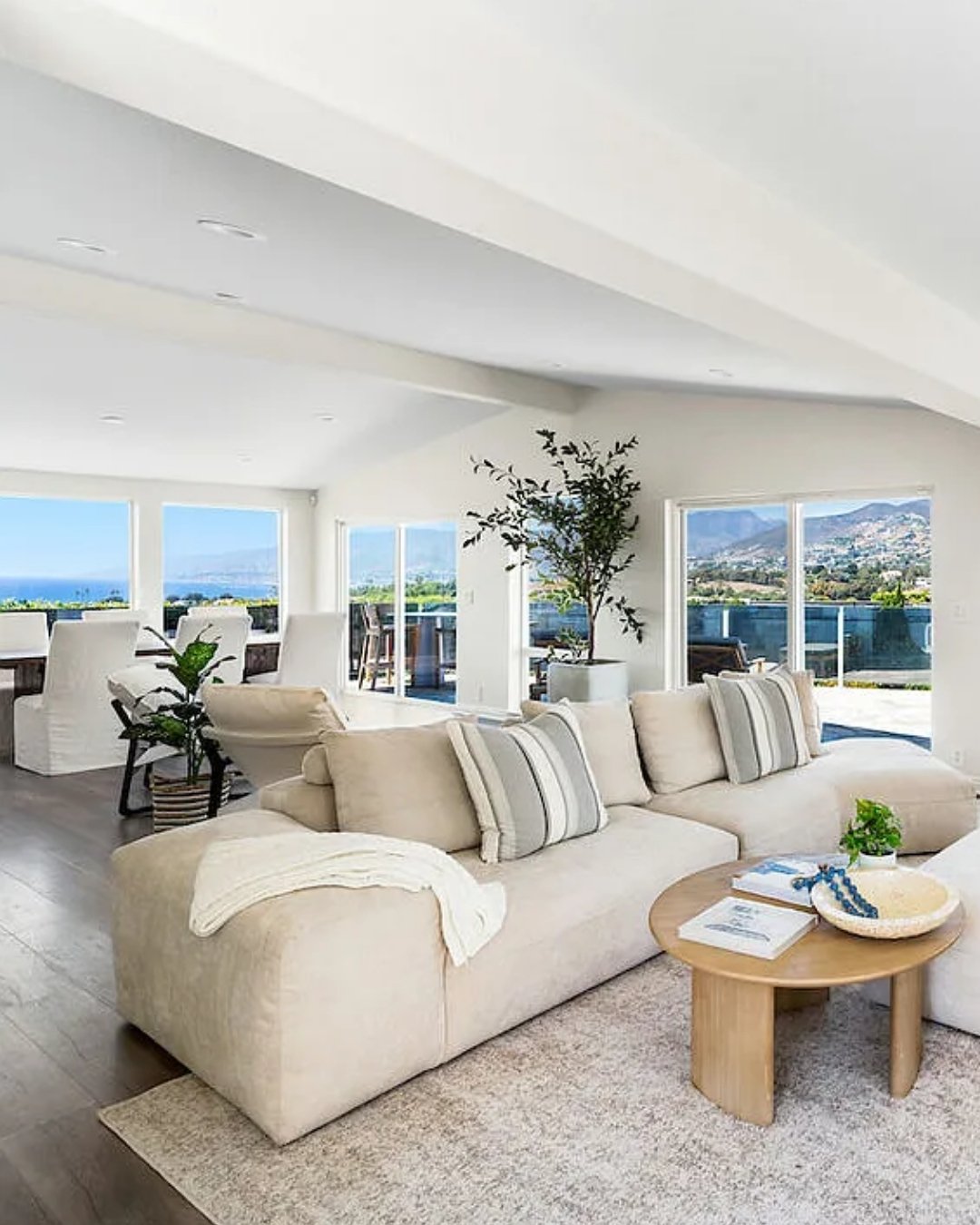 JUST CLOSED | Heathercliff Drive | Point Dume Club, Malibu

We&rsquo;re thrilled to have represented the buyer&mdash;an inspiring woman starting a new chapter after losing her home in the fire. The silver lining? She&rsquo;s now right down the road f