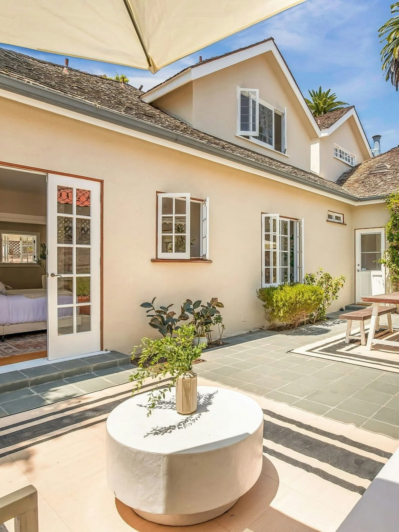 The back patio at Georgina sets the stage for evenings with friends, long dinners, and the best of Santa Monica living.