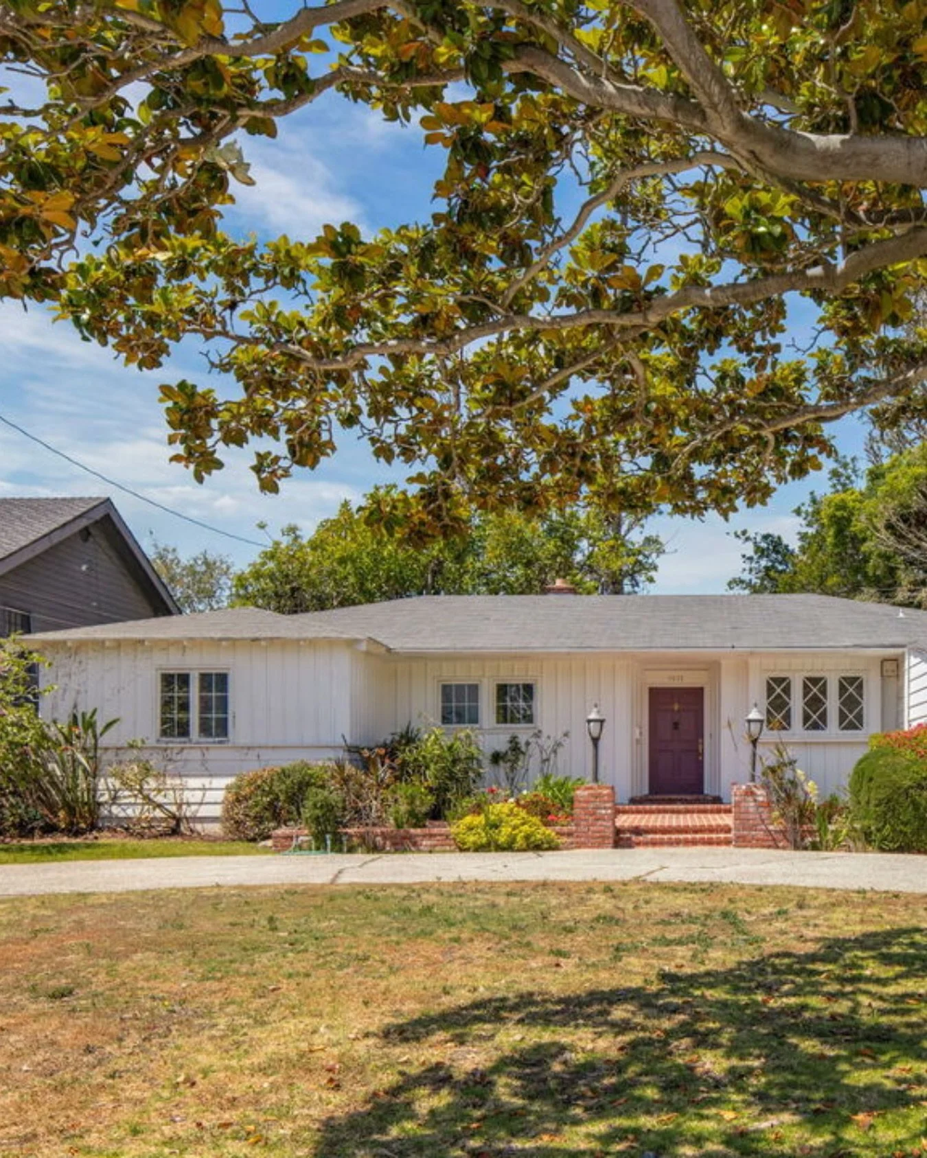 FOR SALE |  North of Montana

A new opportunity just arrived on San Vicente Blvd. 10,000 square feet of possibility, whether you&rsquo;re looking to build or reimagine what&rsquo;s already there.

Message me for more details!