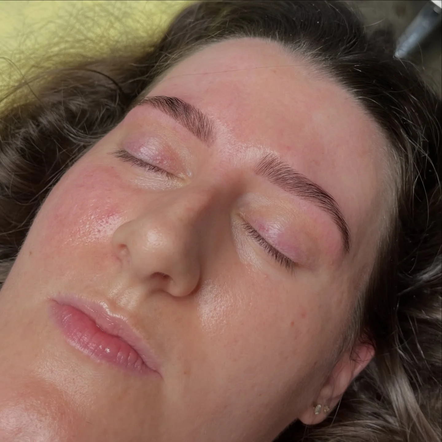 The power of a hybrid tint🤯 they also don&rsquo;t have to be insanely bold, we love a softer brow fill over here💕

Haven&rsquo;t posted a before and after in a min✨ just a reminder that I&rsquo;m still slayinnnn brows on top of all the other crazy 