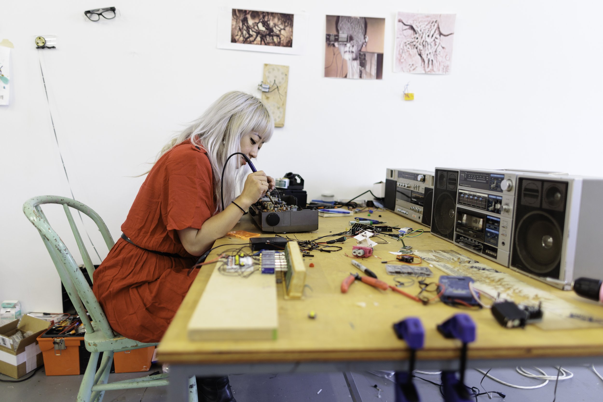 Make Contact Microphones with Victoria Shen