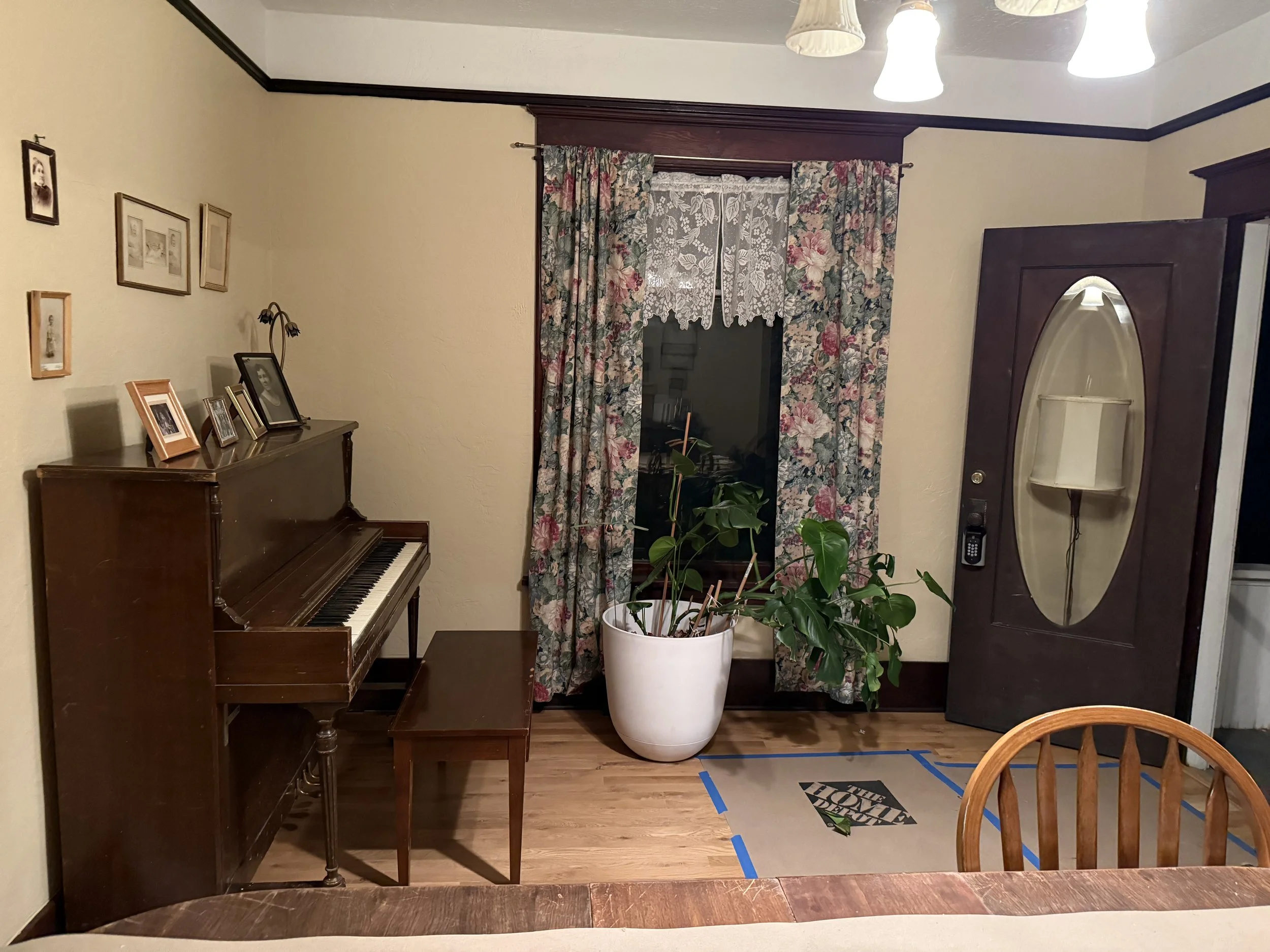  INT CONNELLY HOUSEN DINING ROOM - SET PHOTOS 