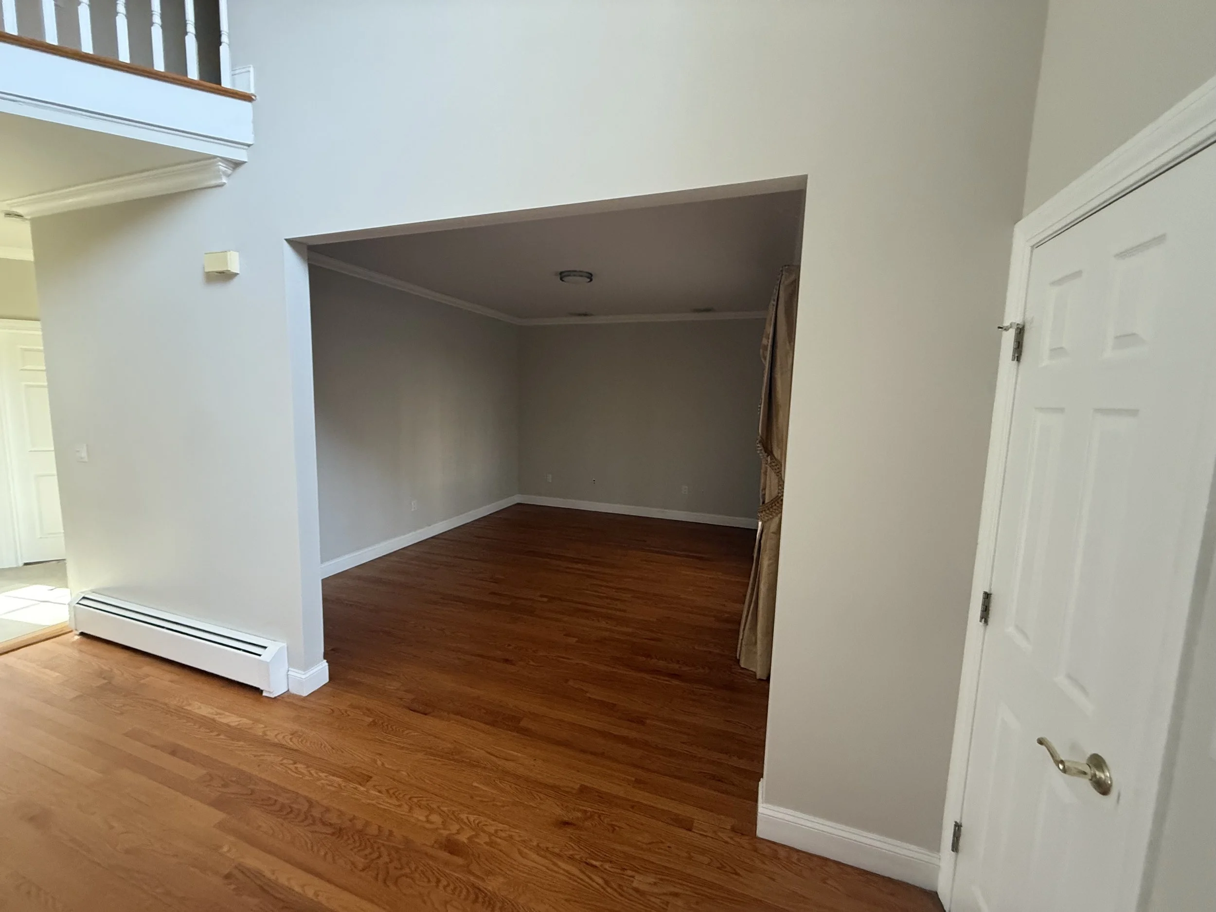  INT LIVING ROOM - LOCATION PHOTO 