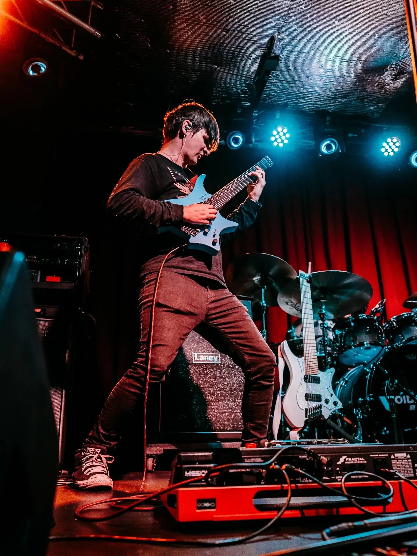"Would you just drown, or swim right through that door?"
\ , ‘ \
📸: @morganelizabethmedia 
#voidatlas #newsingle #progressivemetal #metalcore #erra #inventanimate #allt