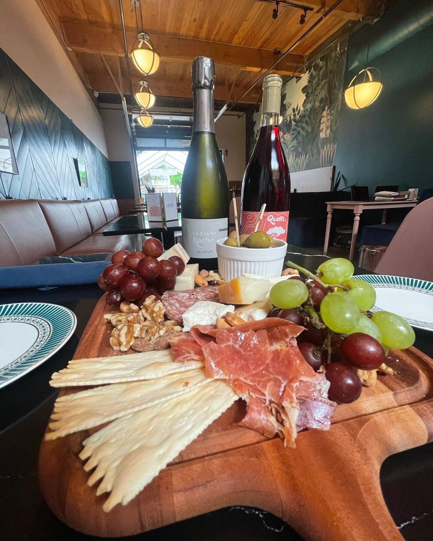 What could be better than wine, cheese, and live music? Adding charcuterie! 

Come and cool off at Stem with a glass of chilled wine, breezy music, and some tasty snacks!

Join us for a live performance by Julia Logue on Friday 7/29 from 7:00-9:00 pm