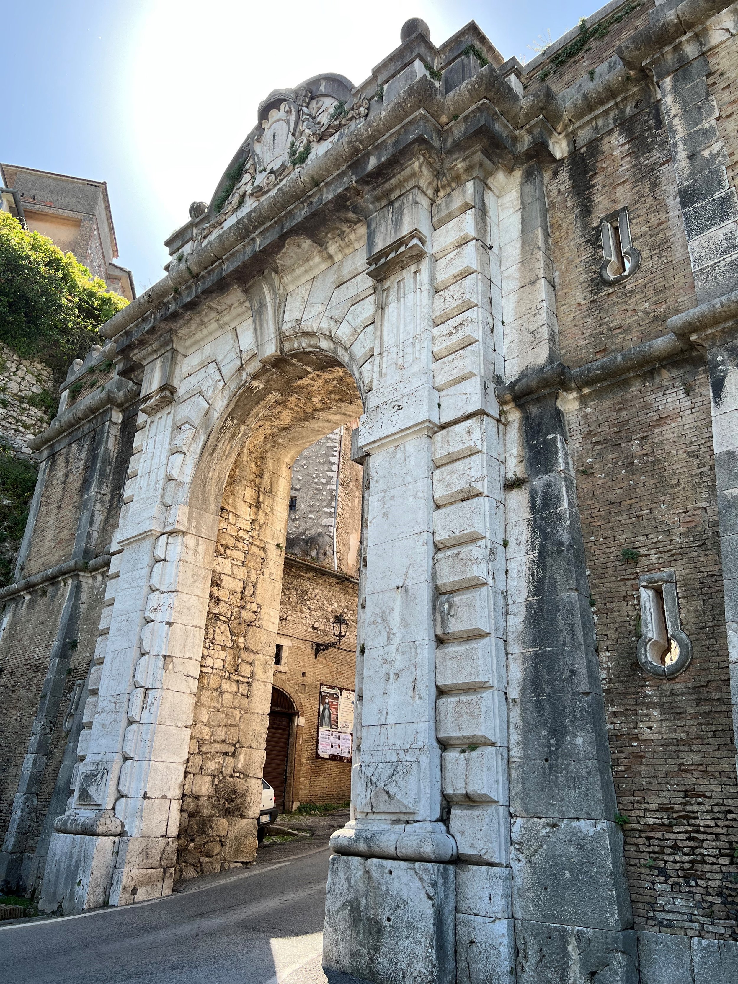 The Roman Gate, Veroli.jpg
