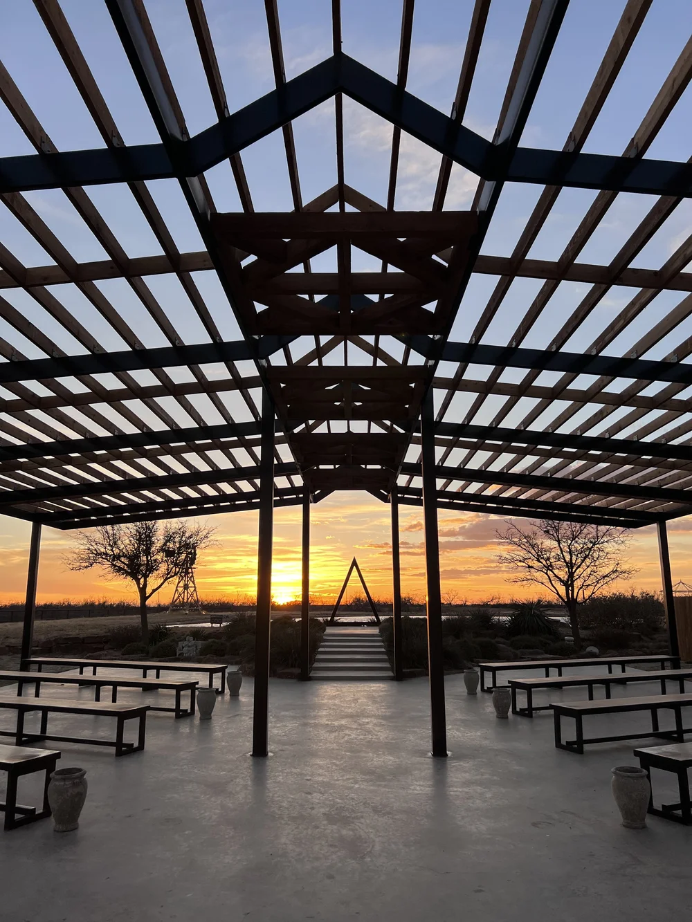 Twin Lakes: A Timeless West Texas Wedding Event Venue