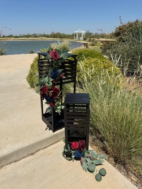 PRE-ARRANGED OUTDOOR 2-FT GARLAND NAVY & BURGUNDY~ Rental Cost $20