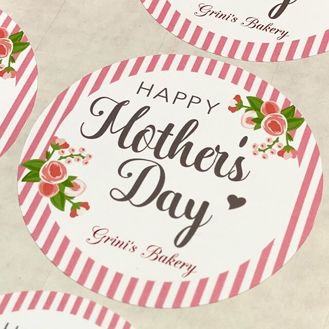 Grini&rsquo;s is getting ready for Mother&rsquo;s Day! Thank you @tascreativecorner for these cute stickers! 😍 Have you ordered your cake yet? Call us today from 10 AM - 5 PM 👉🏼 973-881-0990!
.
.
.
#dominicancake #dominicancakenj #dominicanbakery 