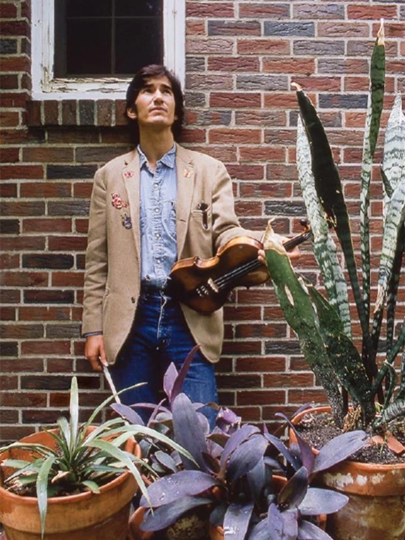 Here til 6 today. Plenty of books and records to browse. Coffee to drink too.