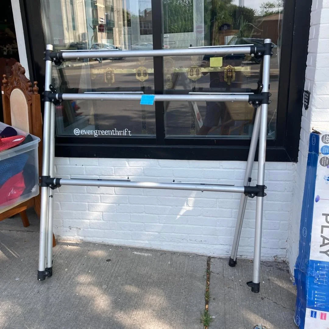 3 Tier Keyboard Stand

$20

🌲

#secondhand #thrift #thriftshopfinds #thriftshop #thriftstore #shoplocal #niagarafalls #ShopSmall