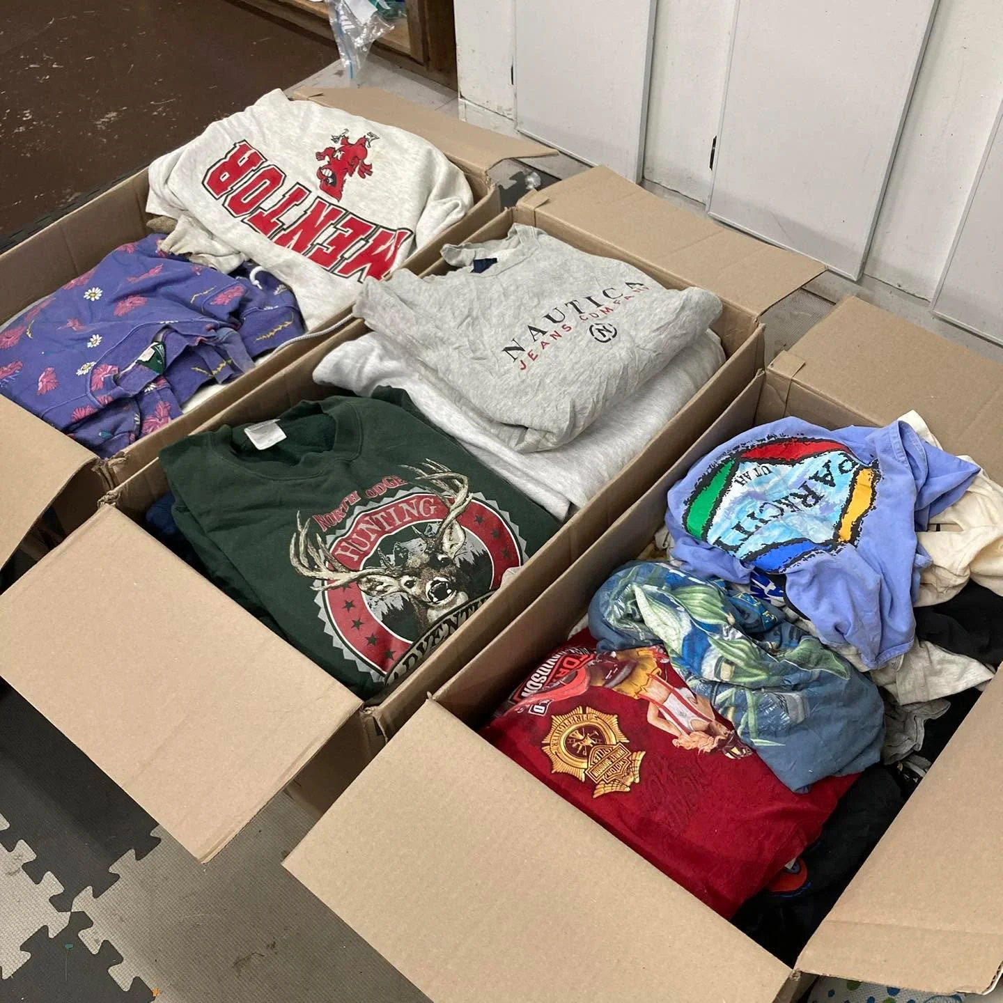 Another day&hellip;.another shipment of vintage tee&rsquo;s and sweatshirts

Some are even pre-stained so you don&rsquo;t have to worry about getting them dirty.

These will slowly go out over the next few days and weeks!

🌲

#secondhand #thrift #th