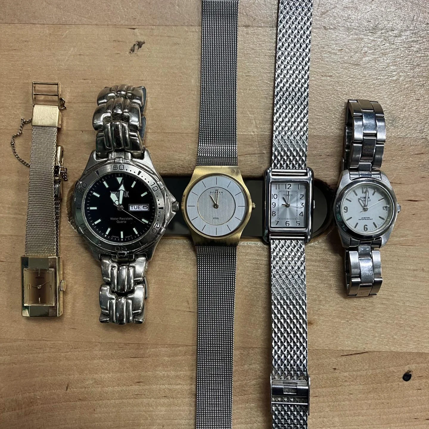 Added a new selection of wristwatches to the store yesterday.

All working - A New Battery was installed if needed 😄

Seiko Gold Tone Wind 11-3849 - $30
Kodiak Datejust Quartz - $15
Skagen 233SGS Quartz - $20
Timex T2P303 Tank Impersonator Quartz - 