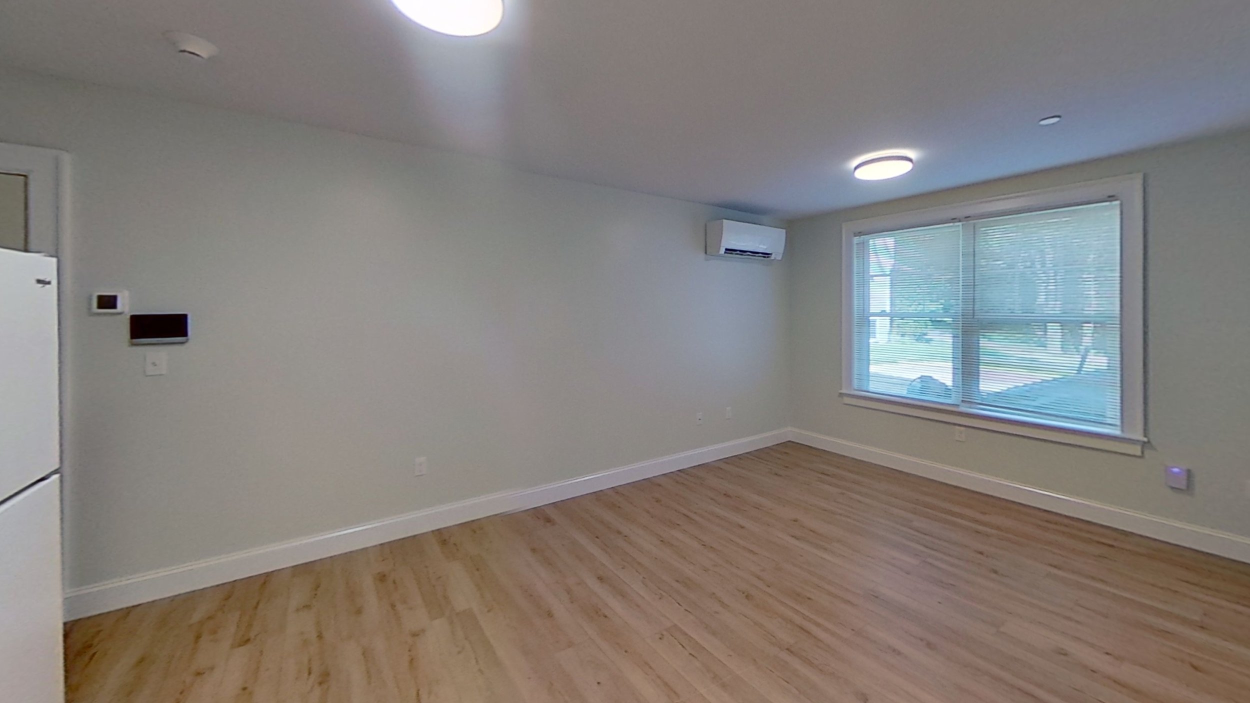 EuBf33WHdLM-Unfurnished.jpg
