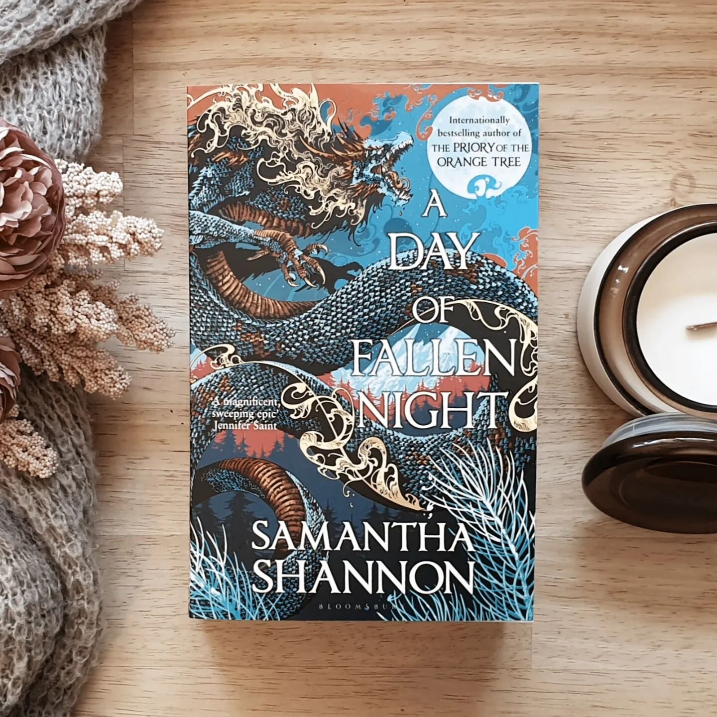 No review; just tears and a whole lot of whimpering. Five stars 

#adayoffallennight #samanthashannon #fantasy #epicfantasy #bookstagram #bookish #bibliophile #bookishlife #bookishlove #books #beautifulbooks #coverlove #amreading