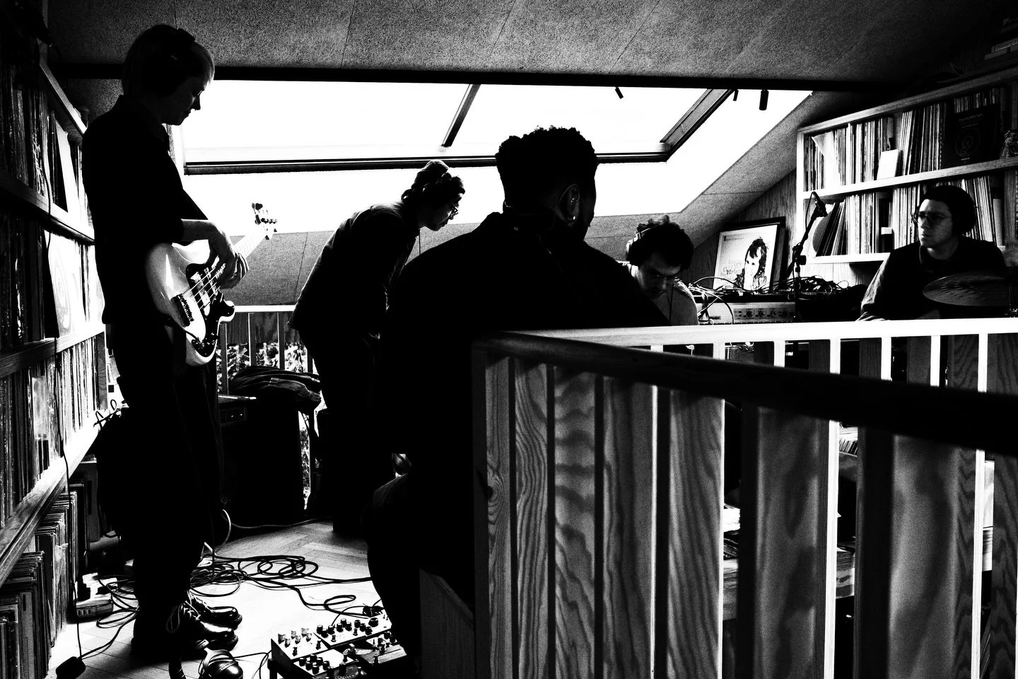 @sml.band LIVE with @gillespeterson NOW on @worldwide.fm 💥💥🍸💥💥

📸: @hippohq