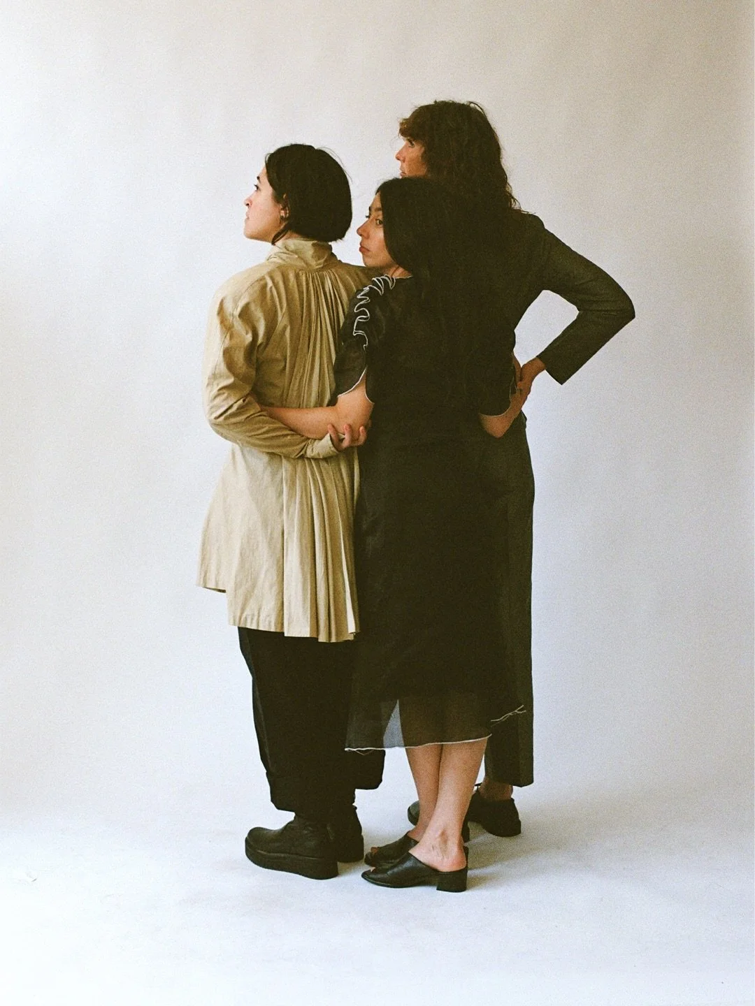 *announcing* IARC0108
𝐖𝐡𝐢𝐭𝐧𝐞𝐲 𝐉𝐨𝐡𝐧𝐬𝐨𝐧, 𝐋𝐢𝐚 𝐊𝐨𝐡𝐥, 𝐌𝐚𝐜𝐢𝐞 𝐒𝐭𝐞𝐰𝐚𝐫𝐭 - 𝐁𝐎𝐃𝐘 𝐒𝐎𝐔𝐍𝐃
LP, CD, DD out 𝗠𝗮𝗿𝗰𝗵 𝟮𝟬𝘁𝗵, 𝟮𝟬𝟮𝟲

𝗪𝗵𝗶𝘁𝗻𝗲𝘆 𝗝𝗼𝗵𝗻𝘀𝗼𝗻, 𝗟𝗶𝗮 𝗞𝗼𝗵𝗹, and 𝗠𝗮𝗰𝗶𝗲 𝗦𝘁𝗲𝘄𝗮𝗿𝘁 are a tr