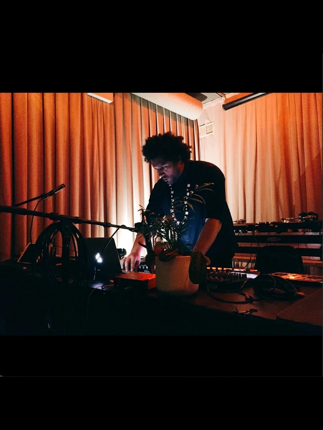 CHICAGO next 𝗧𝗵𝘂𝗿𝘀𝗱𝗮𝘆 𝗡𝗼𝘃𝗲𝗺𝗯𝗲𝗿 𝟱𝘁𝗵 at The Land School, we are pleased to announce a very special opening set by 𝗮𝗸𝗮𝘆𝗮𝗠 (solo hardware/electronic project by 𝗠𝗮𝗸𝗮𝘆𝗮 𝗠𝗰𝗖𝗿𝗮𝘃𝗲𝗻) for 𝗺𝗲𝗴𝗶𝗮𝗽𝗮&rsquo;s 𝐈𝐧𝐭𝐞𝐧?
