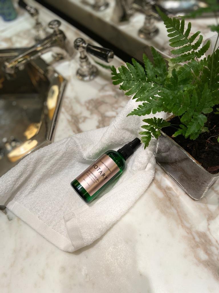VOTARY Cleansing Oil at Rosewood Hotel, London (my favourite place to stay).JPG
