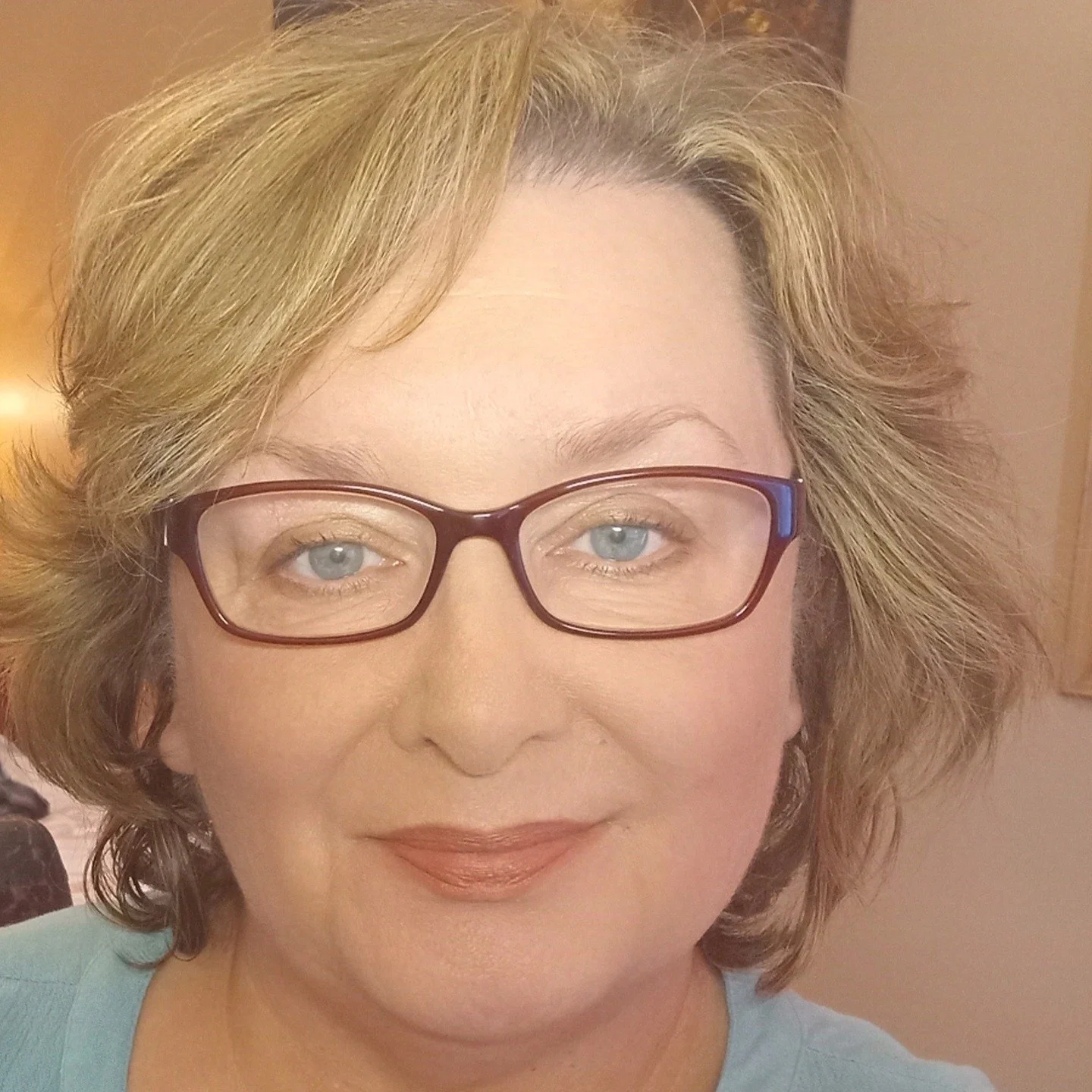 On my way to the Radio Sussex Studios to have another chat with the lovely @sarahjgorrell 
I'm her lunchbreak guest...really looking forward to it 
Join us....listen live at 12noon 
https://www.bbc.co.uk/programmes/m002jv7x