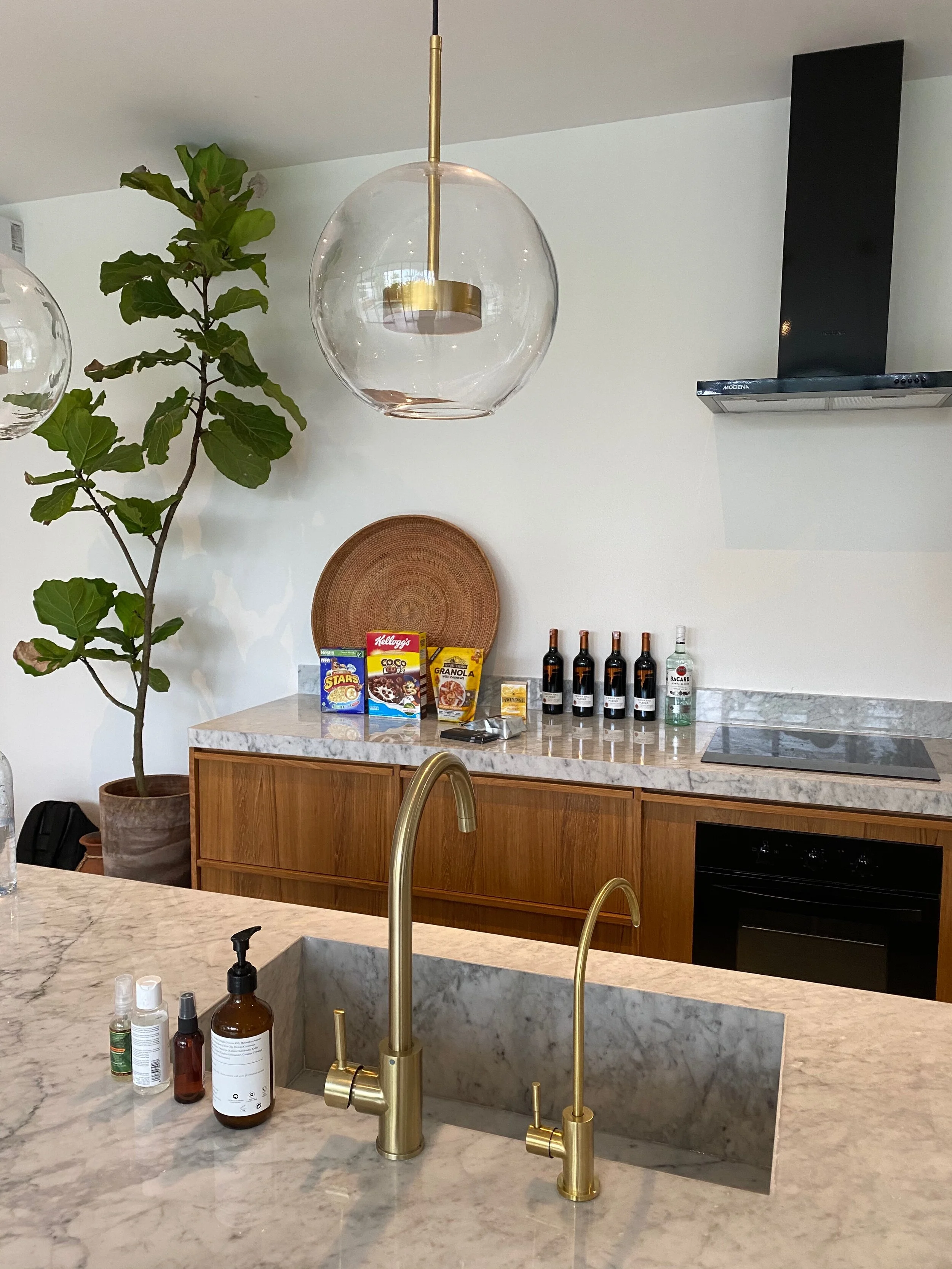 9. kitchen.jpeg