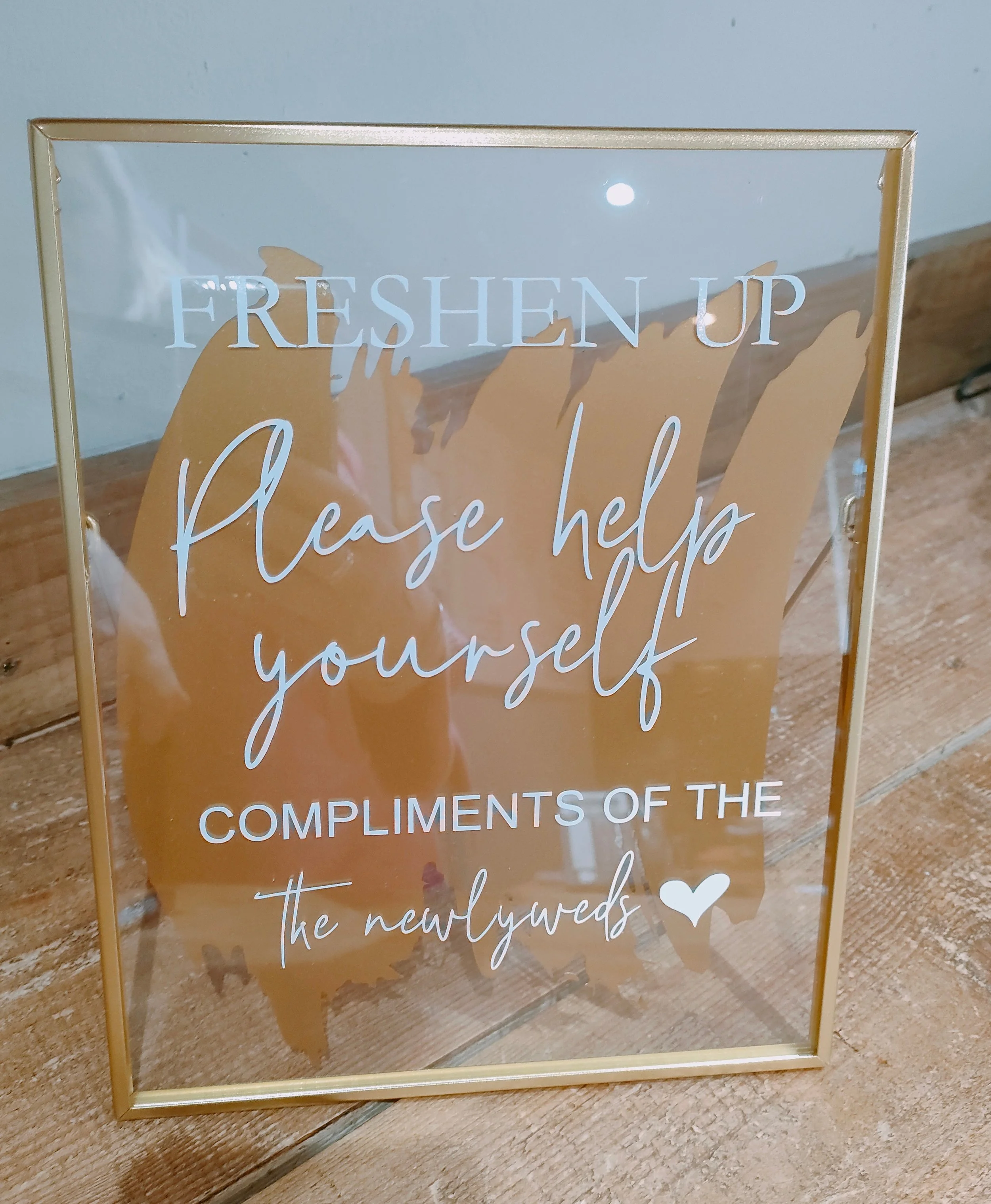 Toiletries sign - gold.jpg